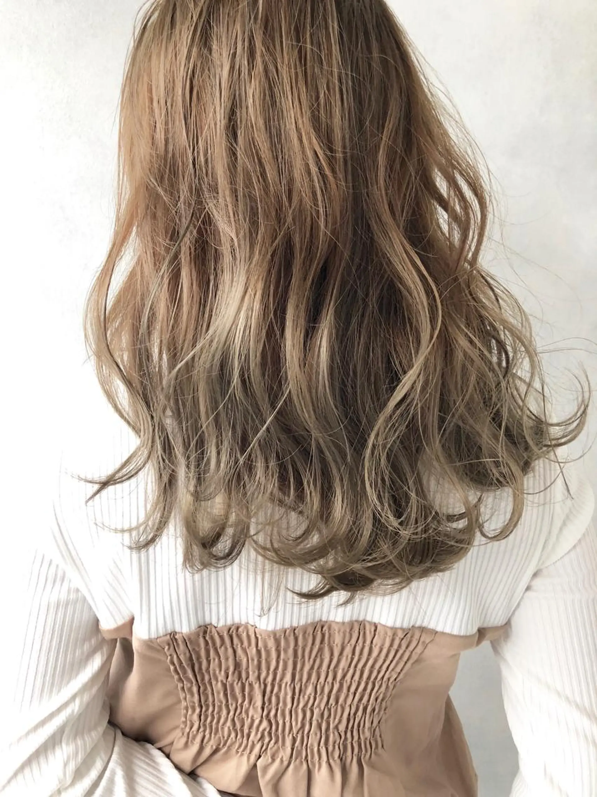 ロング ハイライト 小澤大輔 YOLO hairのヘアスタイル