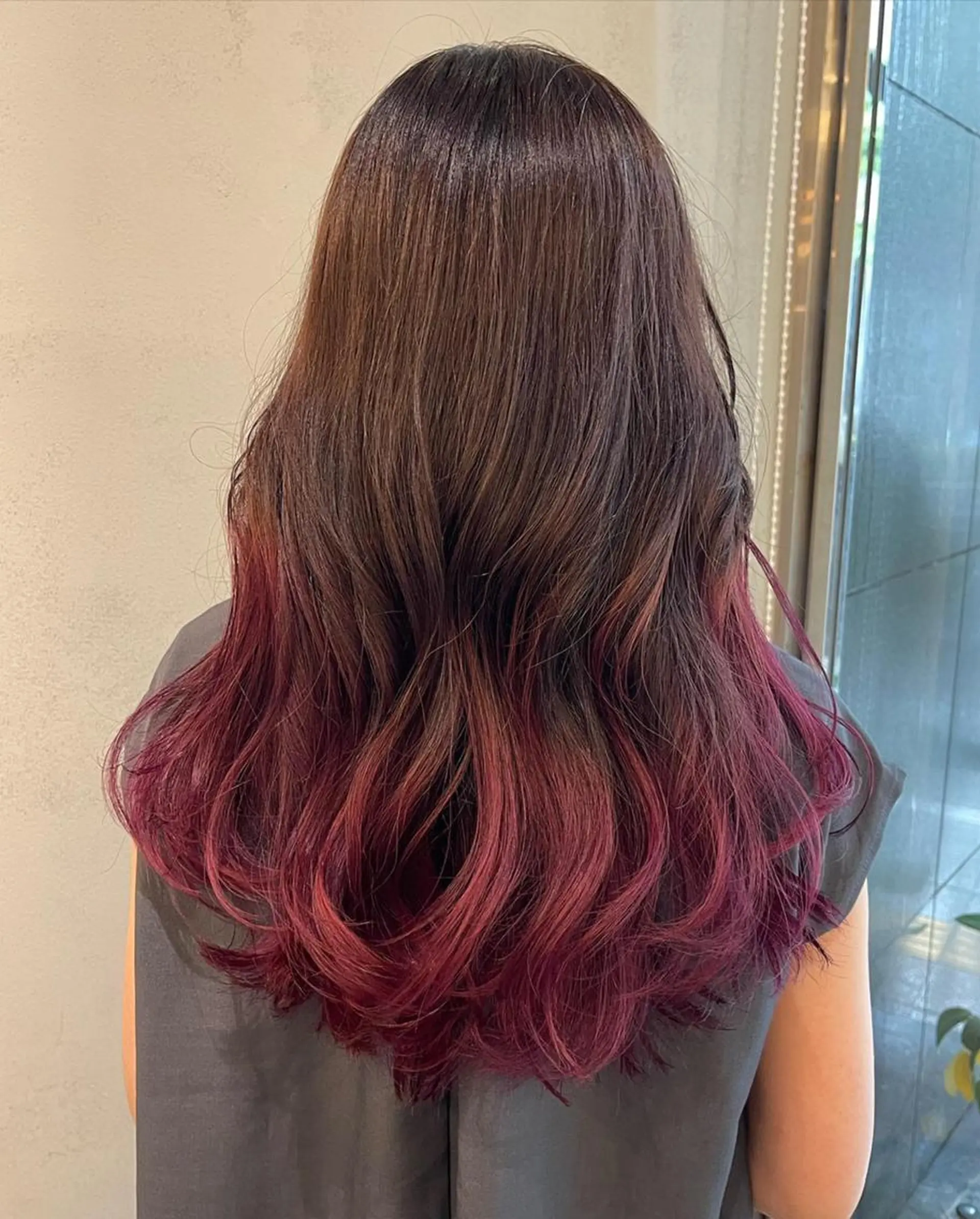 ミディアム カラー ヘアアレンジ イルミナカラー 髪質改善 レイヤーカット 外ハネヘア 縮毛矯正 ❥【韓国風ヘア】 stylist 林❥のエステ・リラクイメージ