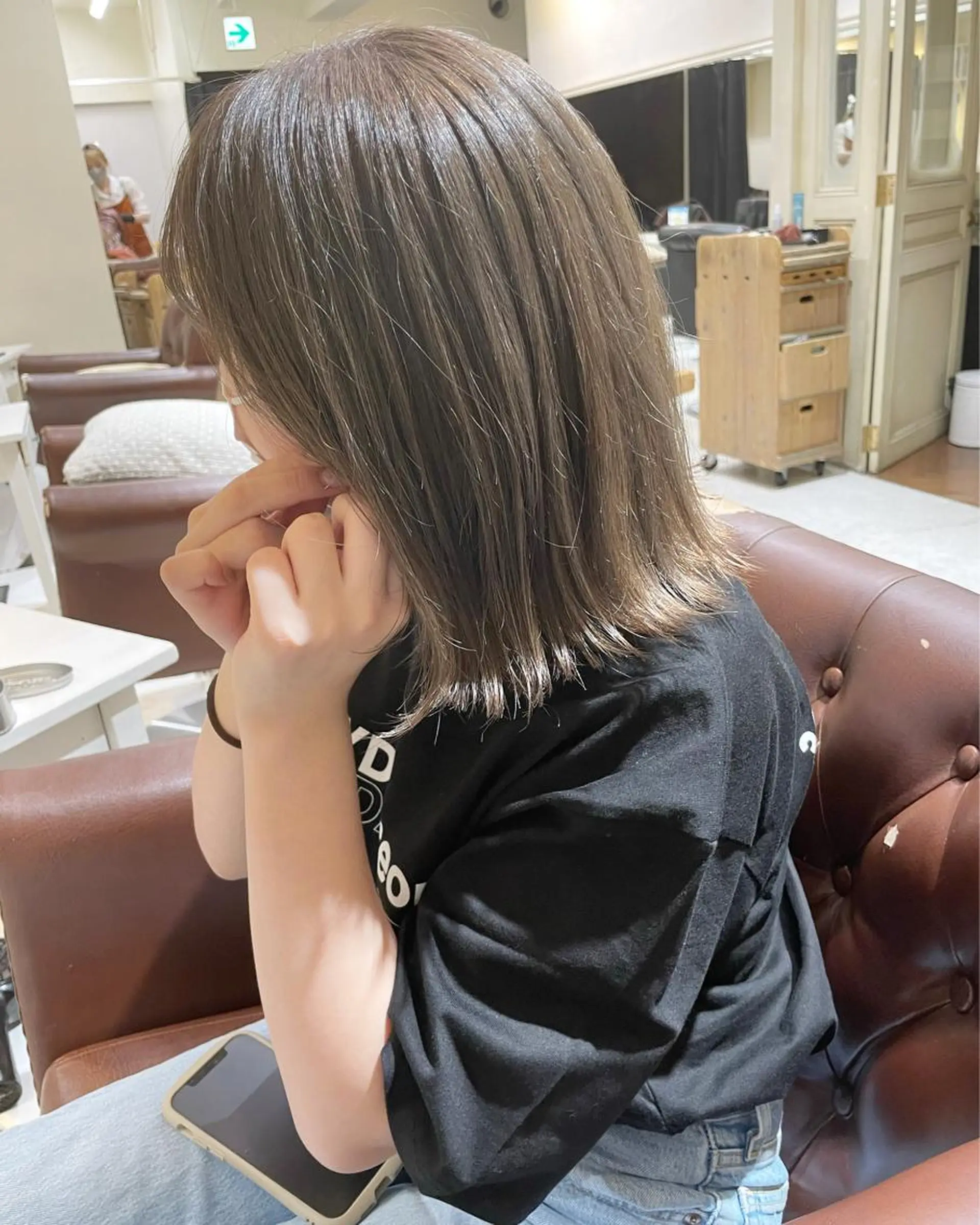 ミディアム カラー ぱつっとボブ 古家 佑真のヘアスタイル