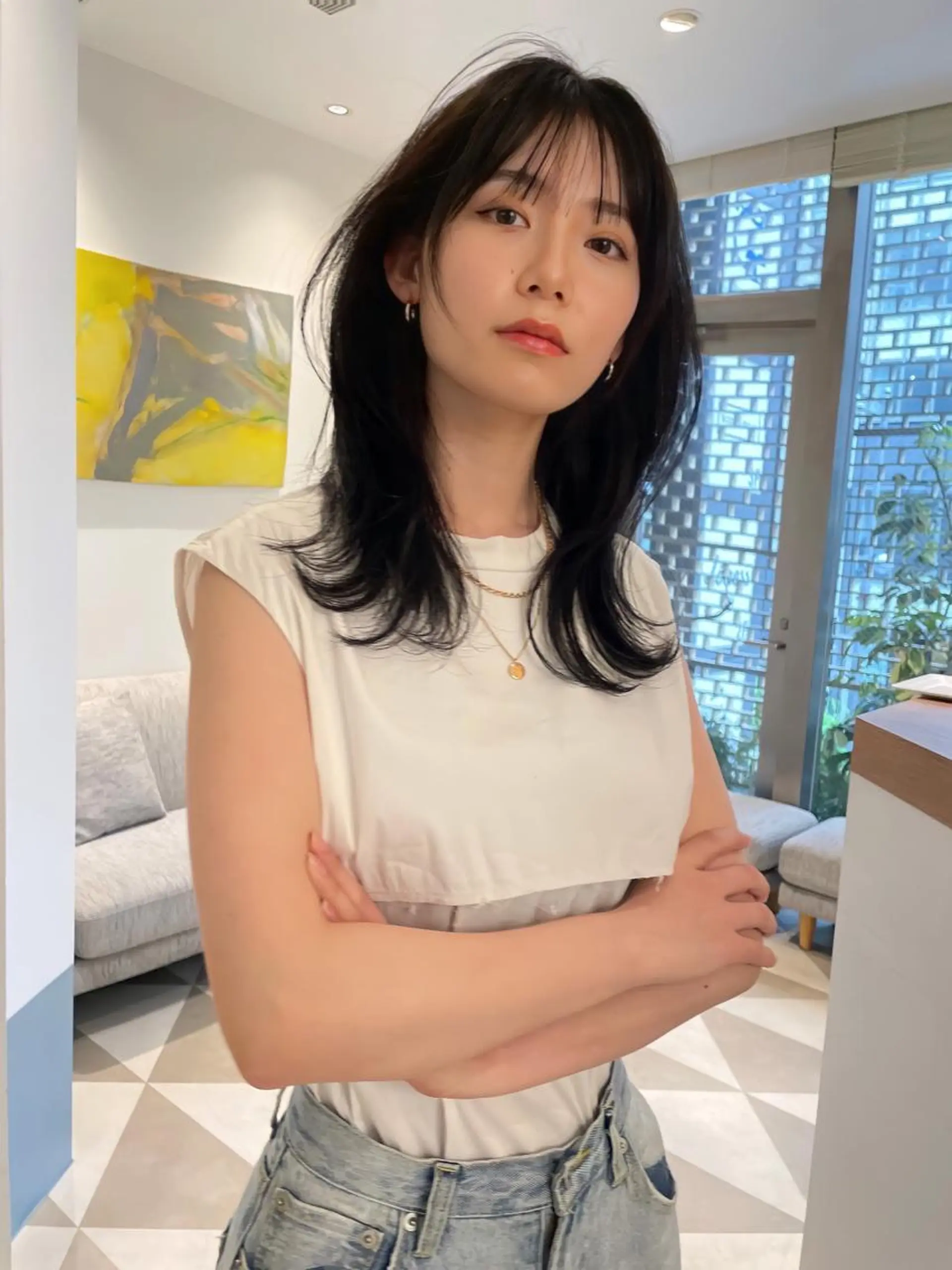 セミロング カラー 黒髪 ブルーカラー ブルーブラック くびれヘア LEANE THE TOKYO所属・レイヤーカット無料/ 青山/荒谷進介のヘアスタイル