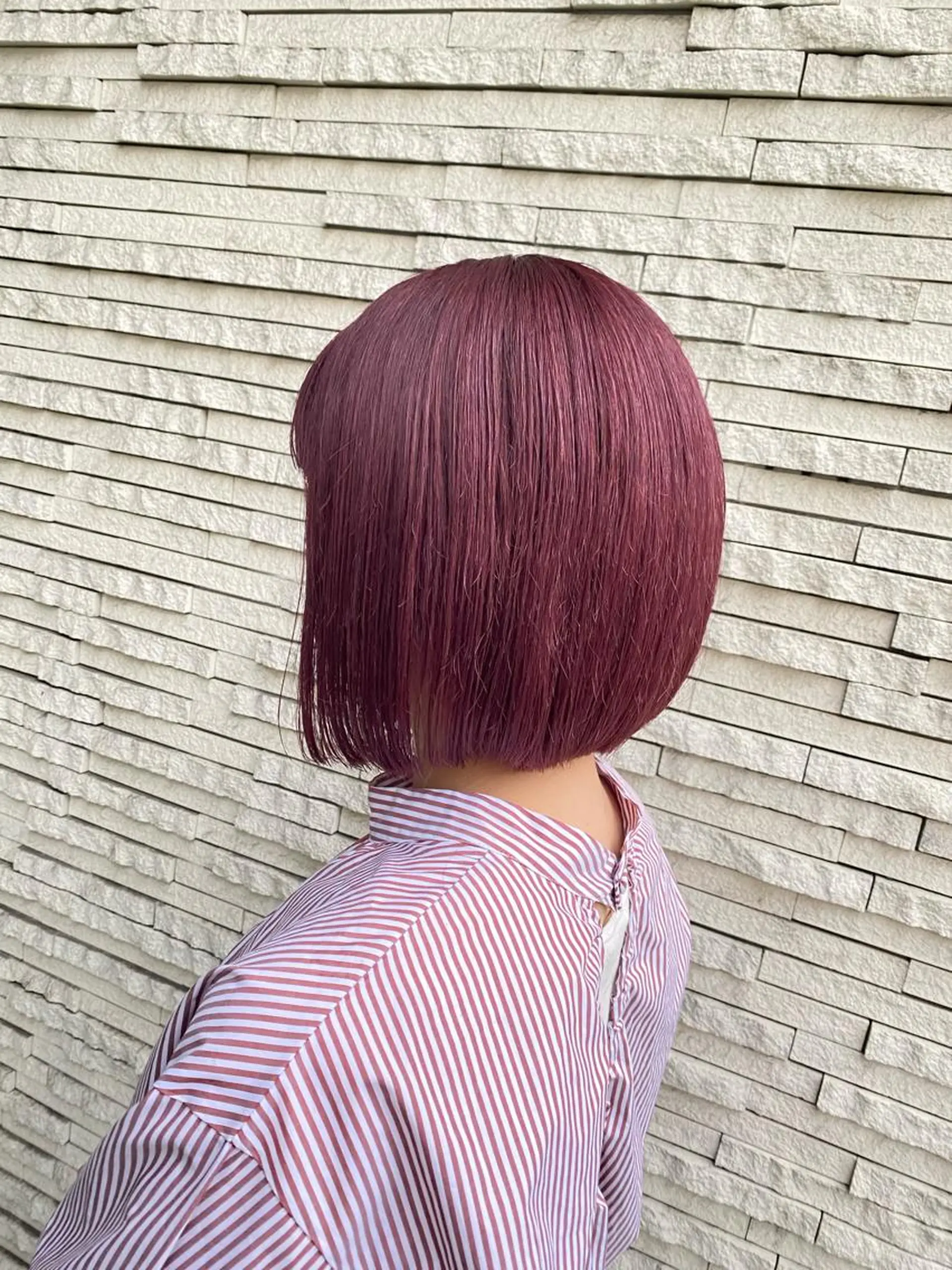 ショート カラー ブリーチ ピンクカラー ピンクパープル パープルカラー フェイスヘアークリエイション所属・大形 誉のヘアスタイル