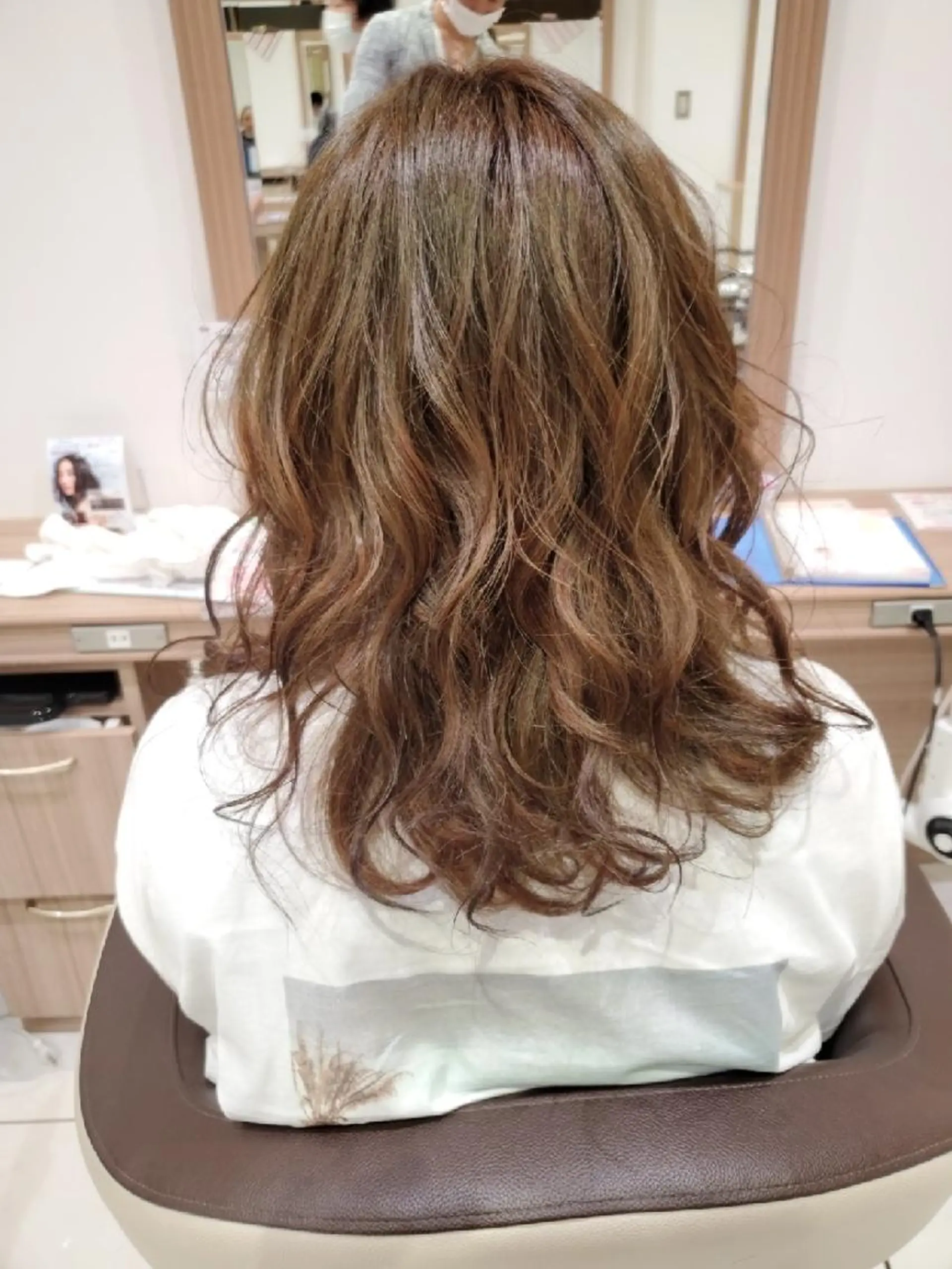 セミロング カラー ベージュカラー ブリーチ カット ヘアカラー パーマ トリートメント 中村 和貴のヘアスタイル
