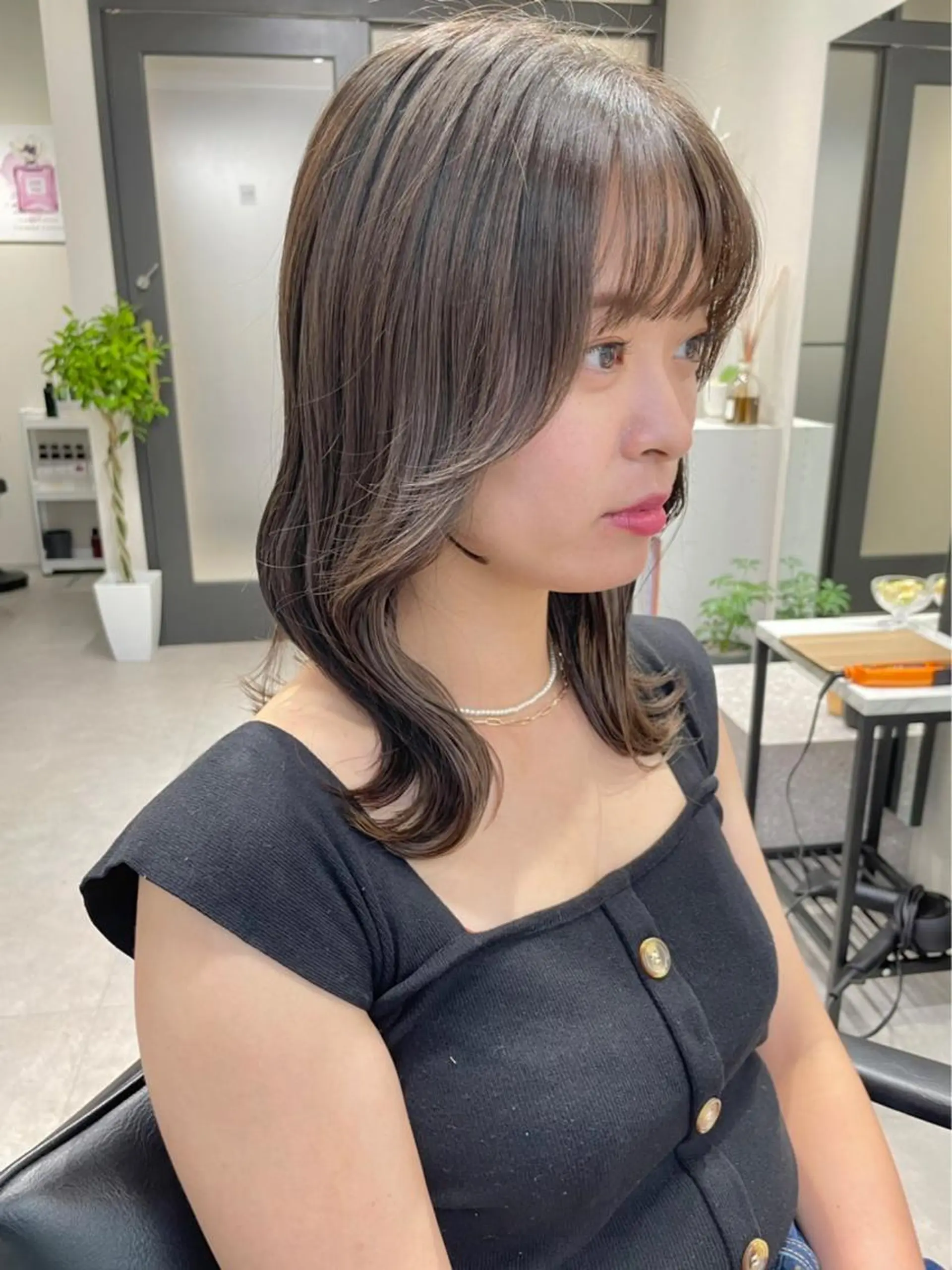 ミディアム 縮毛矯正 🌸インナーカラー 🌸藤井春華のヘアスタイル