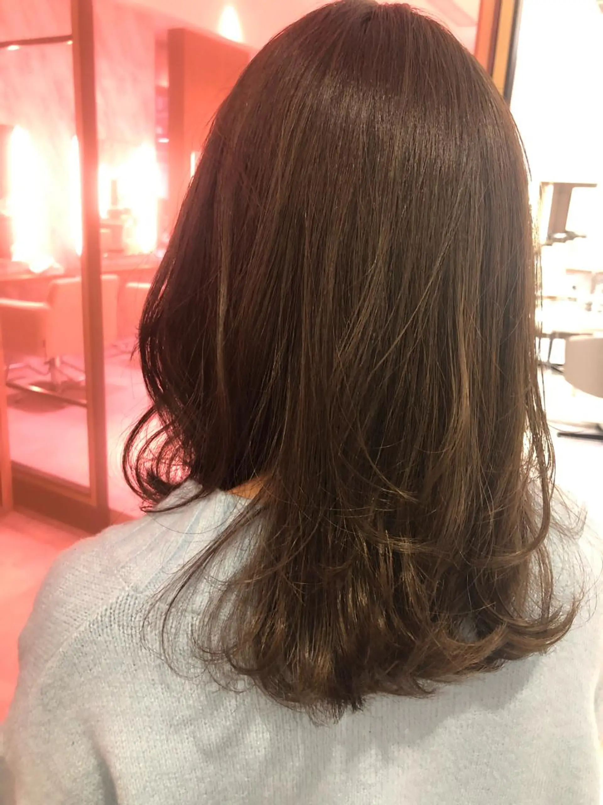 セミロング 河井 史織のヘアスタイル