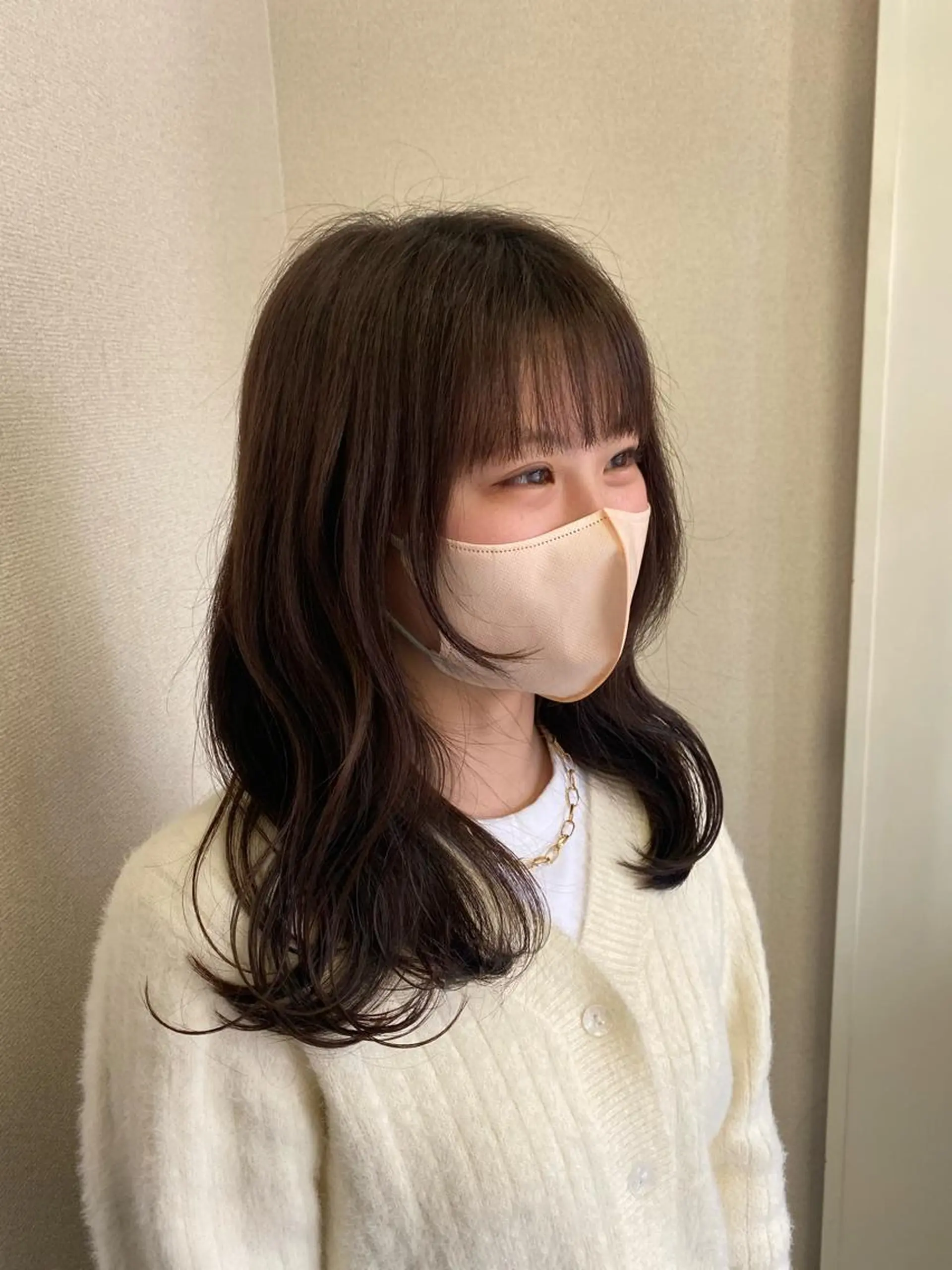 セミロング カット 縮毛矯正 原 朱莉のヘアスタイル