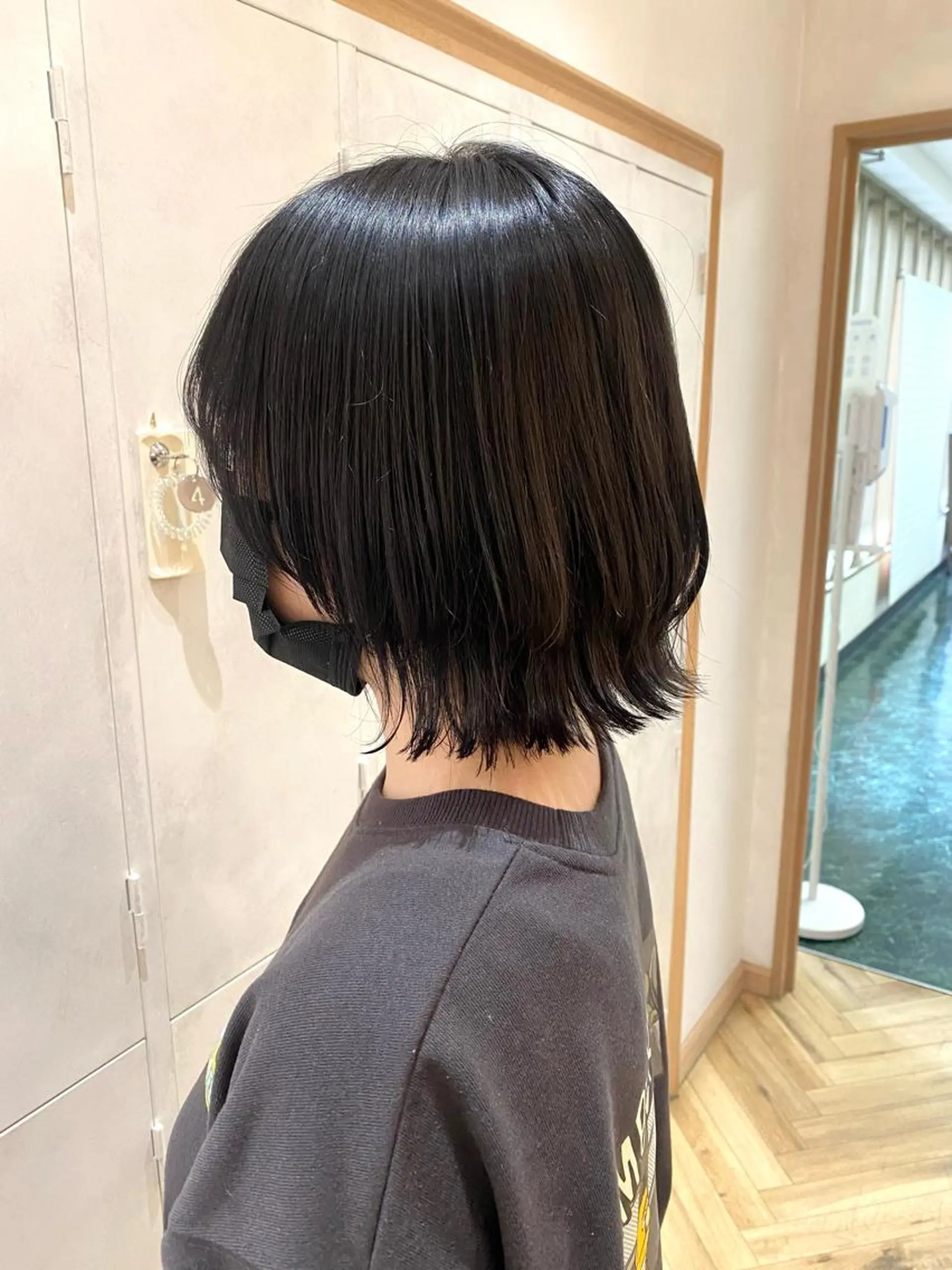 ショート ヘアカラー 原 朱莉のヘアスタイル