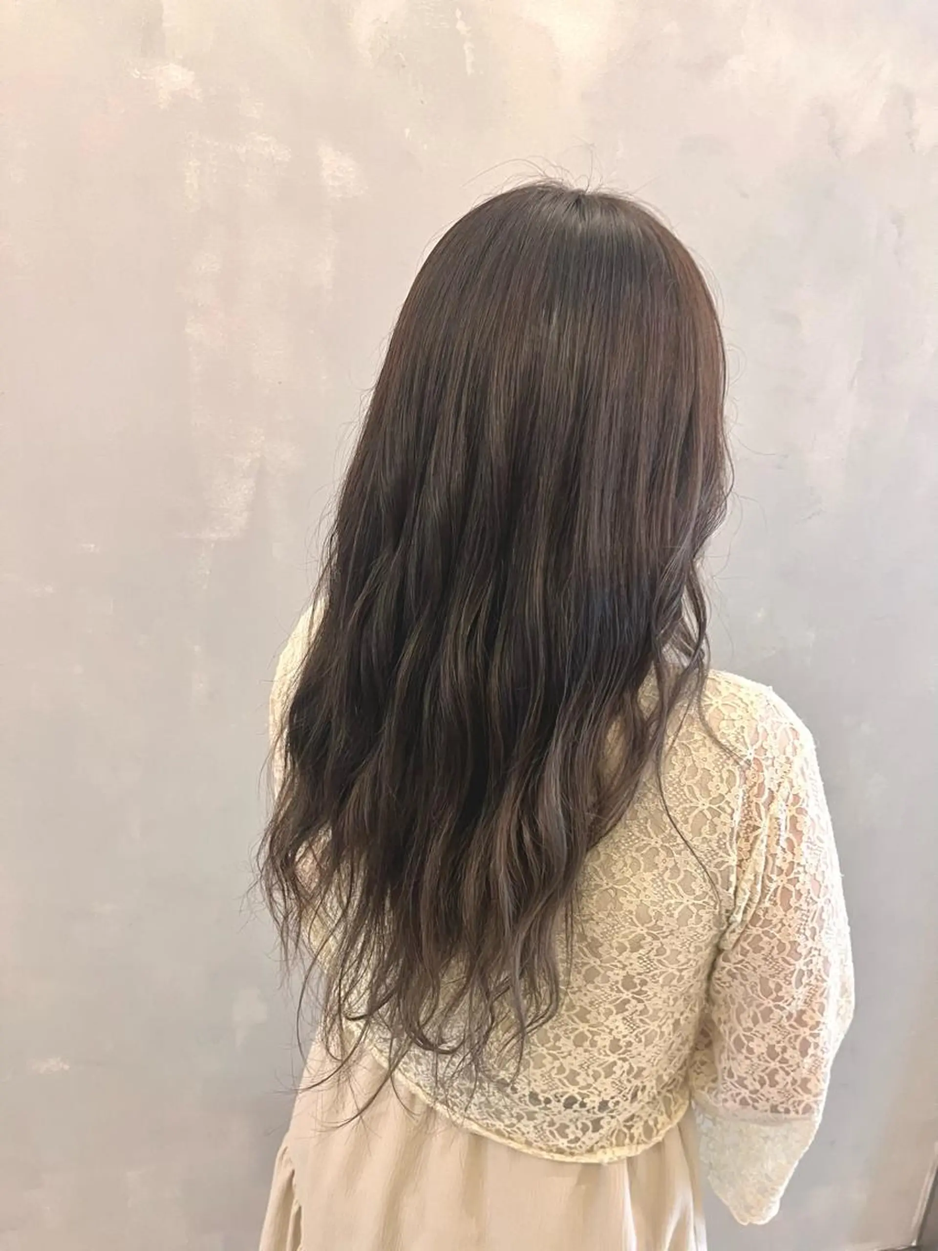 セミロング カラー 透明感カラー シルバー トリートメント Dali   新札幌店所属・若松 朋美のヘアスタイル