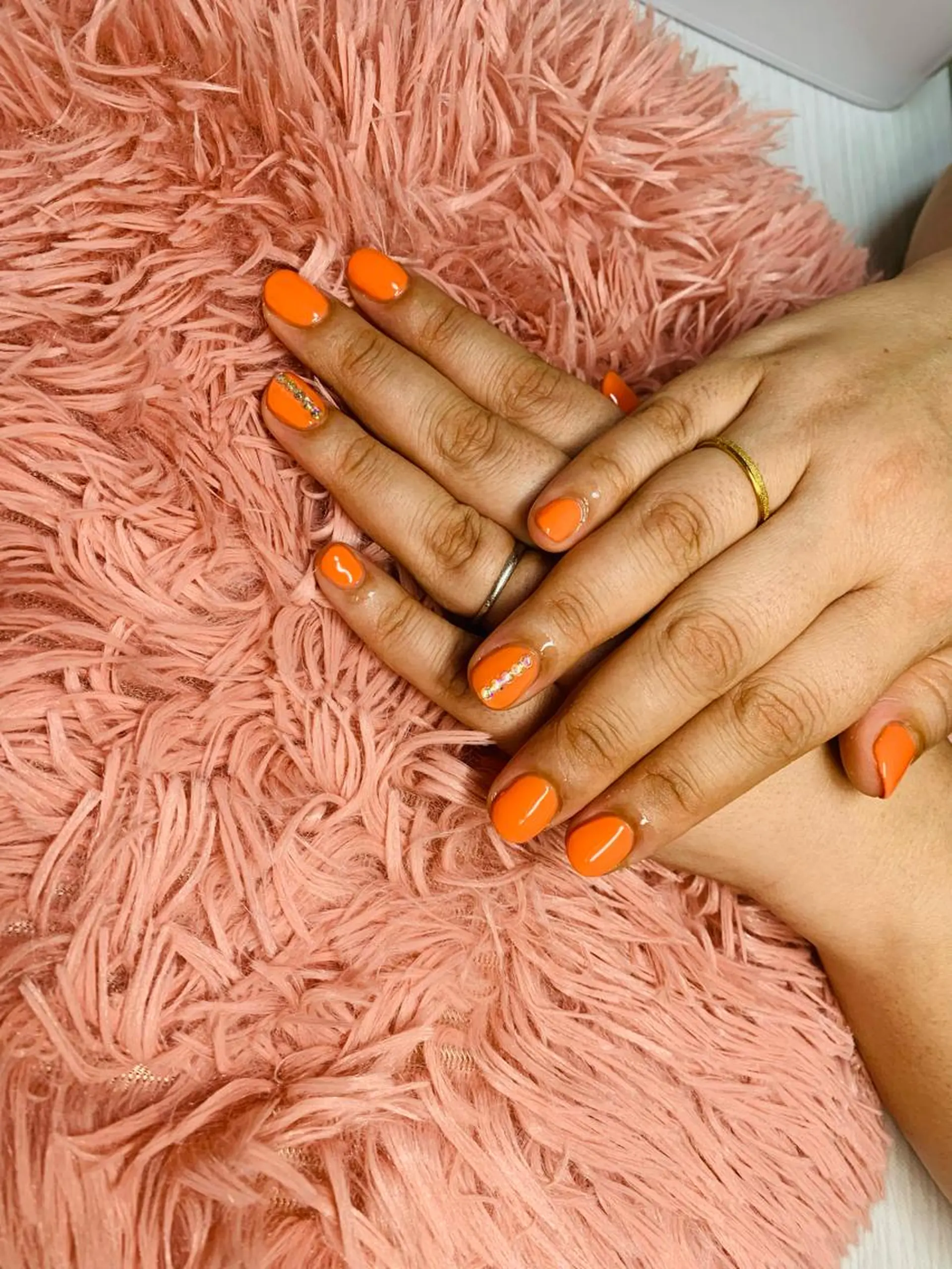 ネイル アートネイル オーロラネイル ジェルネイル キラキラネイル ワンカラーネイル Nailsalon Spina 琴美のネイルデザイン