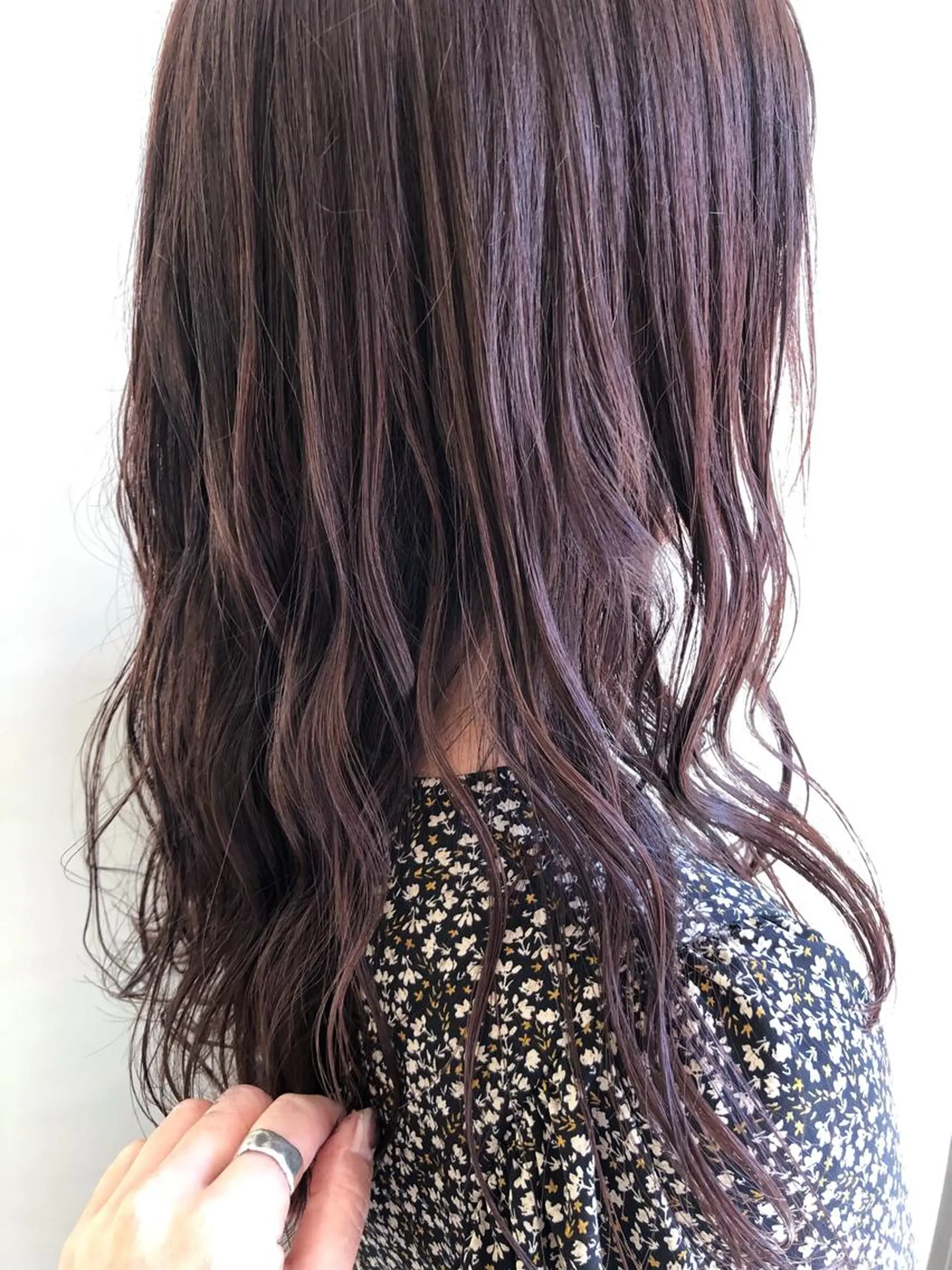 ミディアム カラー パープルカラー カット パーマ 齋藤 咲のヘアスタイル