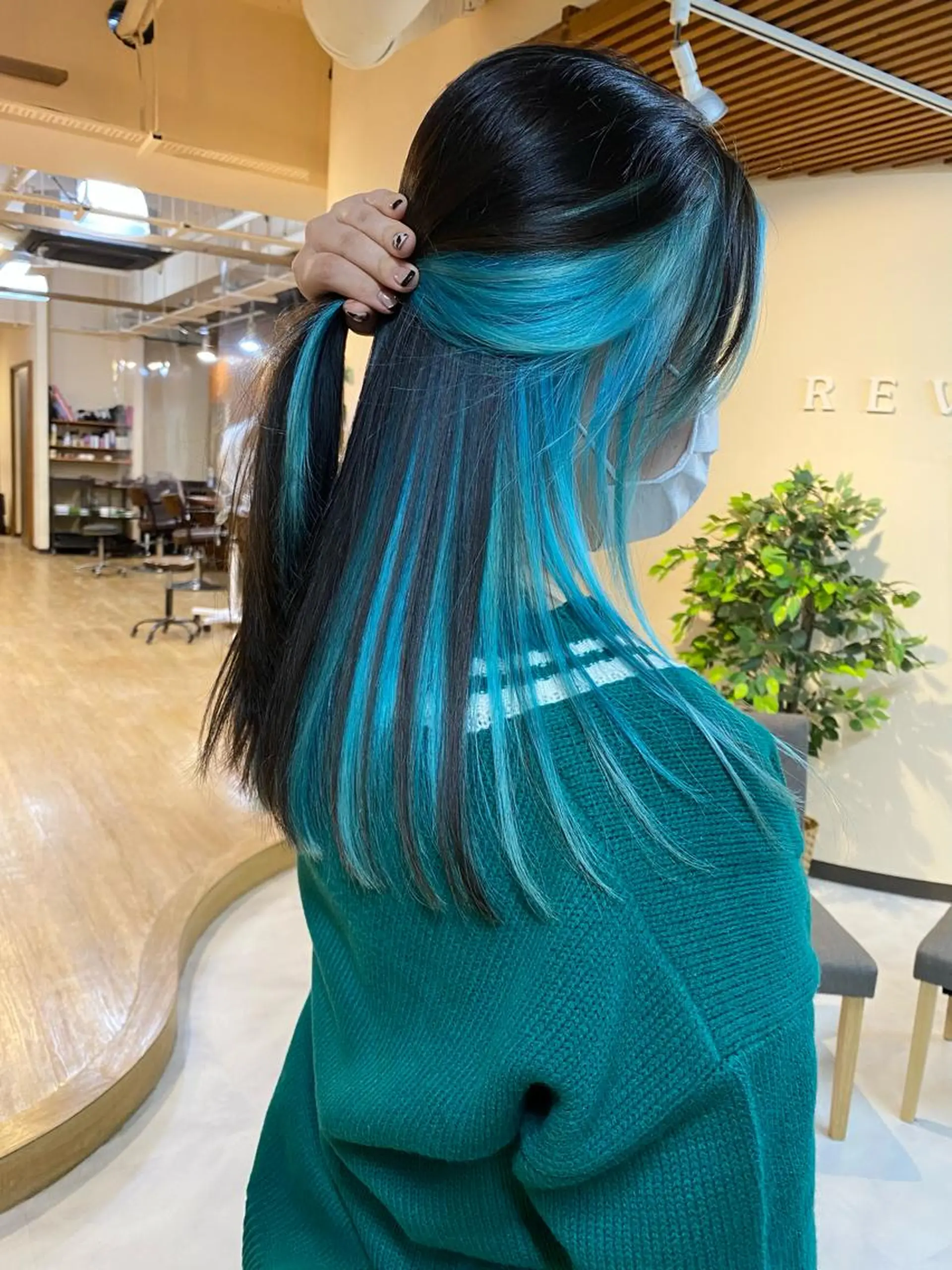 ロング カラー コントラスト バレイヤージュ志鎌のヘアスタイル