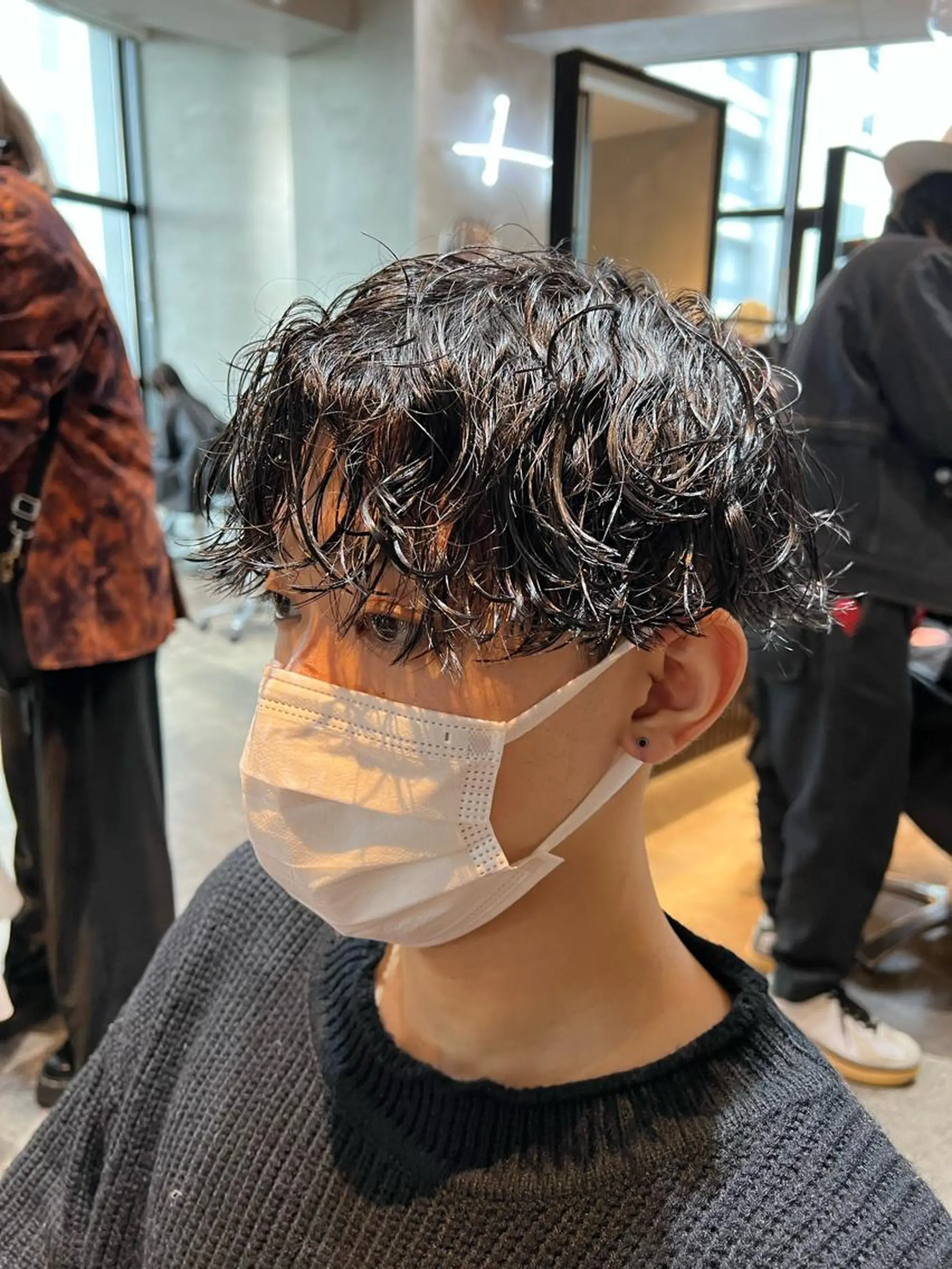 ミディアム パーマ メンズ カット パーマ トリートメント 波巻きスパイラルパー マ/シャドウパーマ駿のヘアスタイル