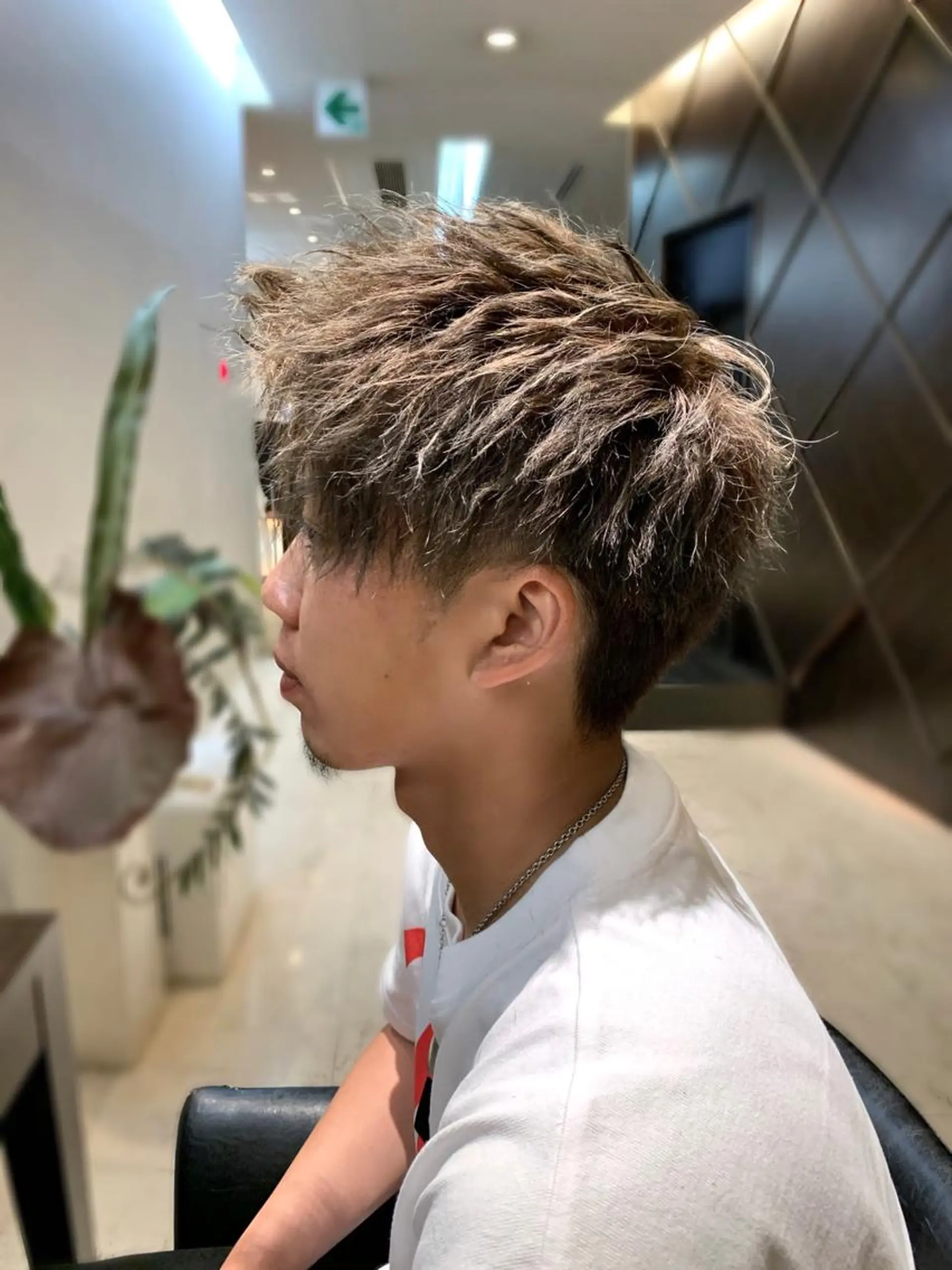 カラー パーマ メンズ メンズパーマ メンズツイストパーマ グレージュ ツイストパーマ カット ヘアカラー パーマ トリートメント メンズ専門　井藤 雅也のヘアスタイル