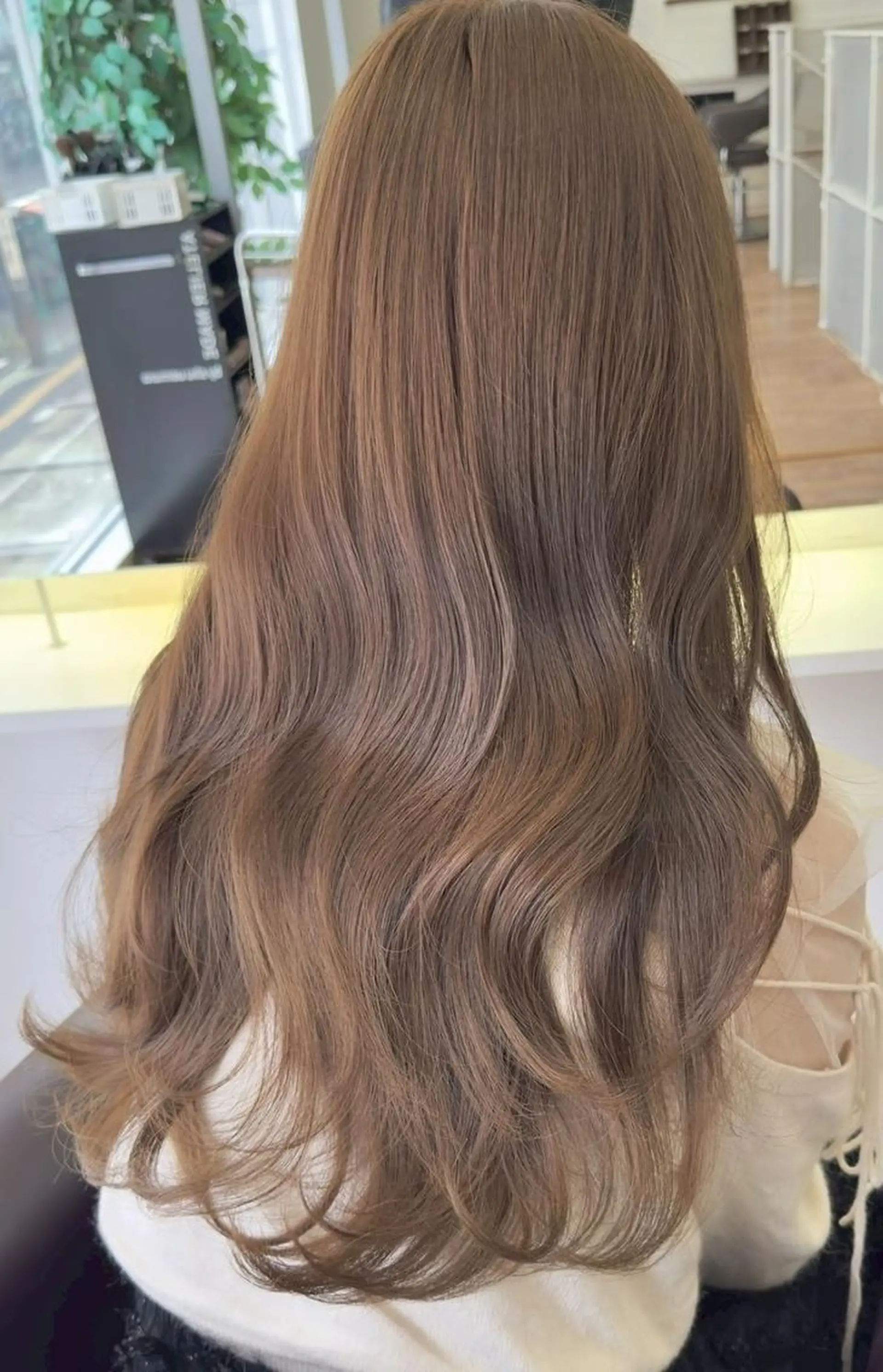 セミロング カラー mizu kiのヘアスタイル