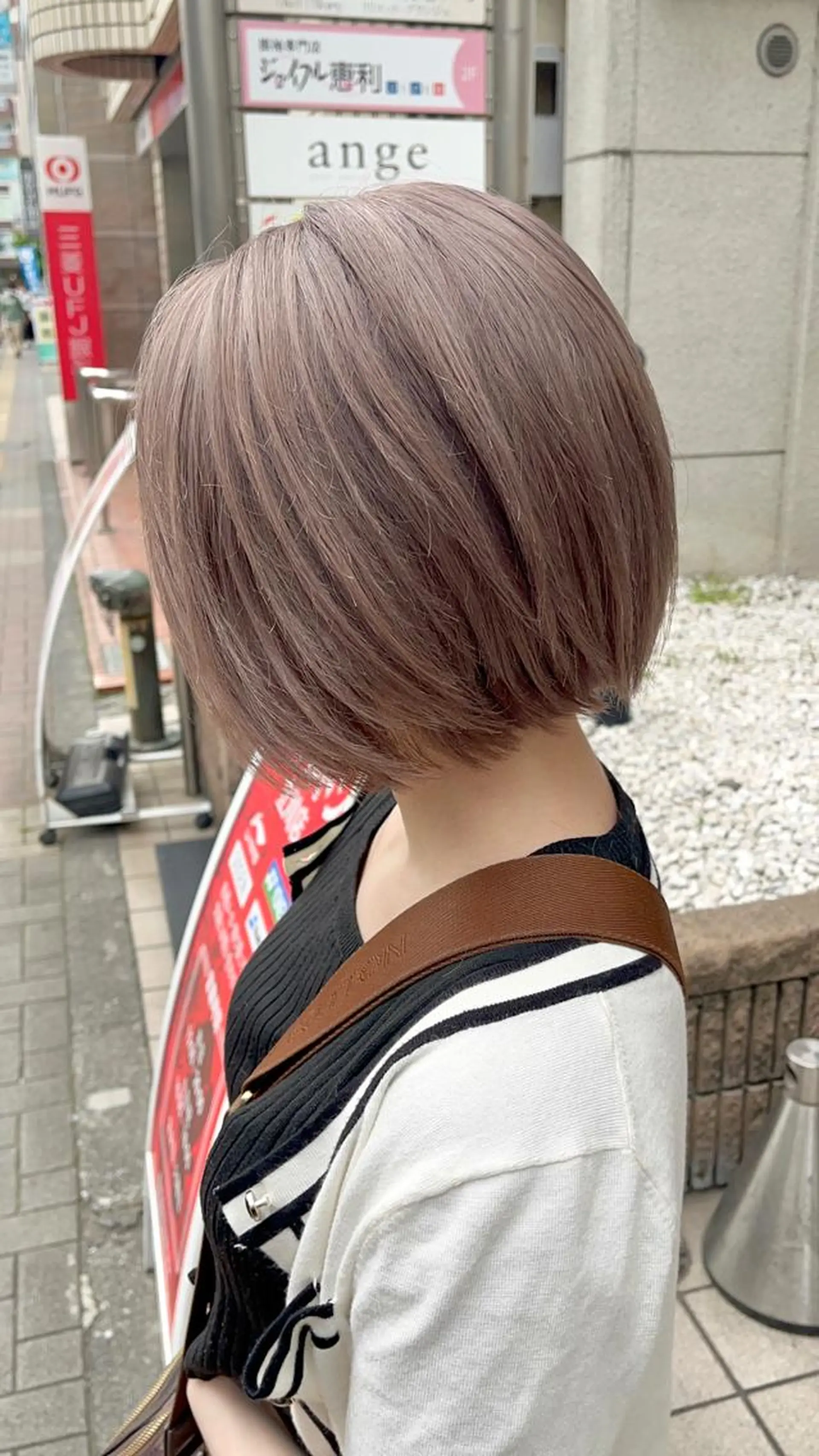 ショート カラー ブリーチ ダブルカラー イヤリングカラー グレージュ インナーカラー カット ヘアカラー トリートメント 🥇メンズパーマ /縮毛矯正/木村神心のヘアスタイル