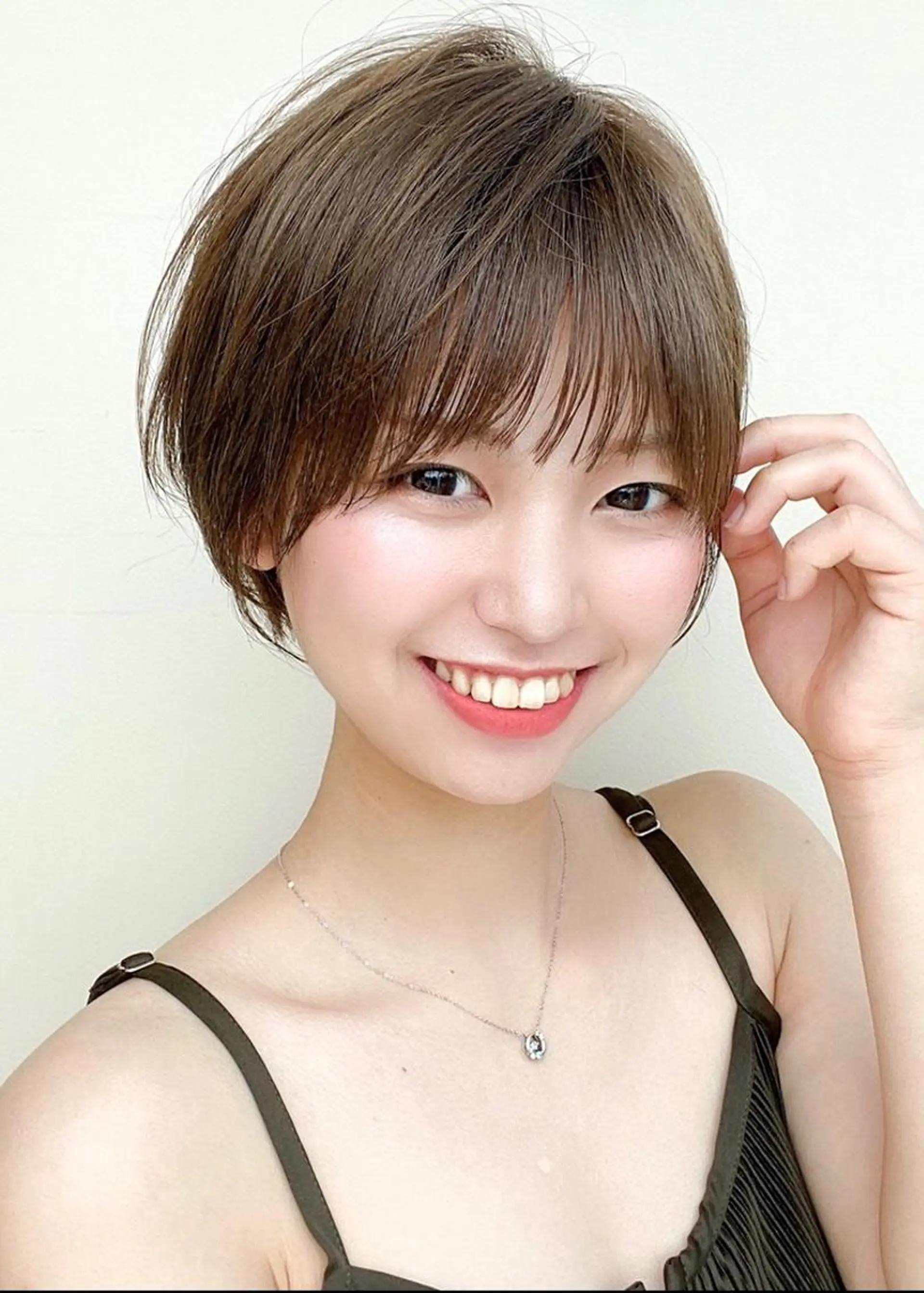 ショート カラー ショートヘア 小顔カット 伊奈 航平のヘアスタイル