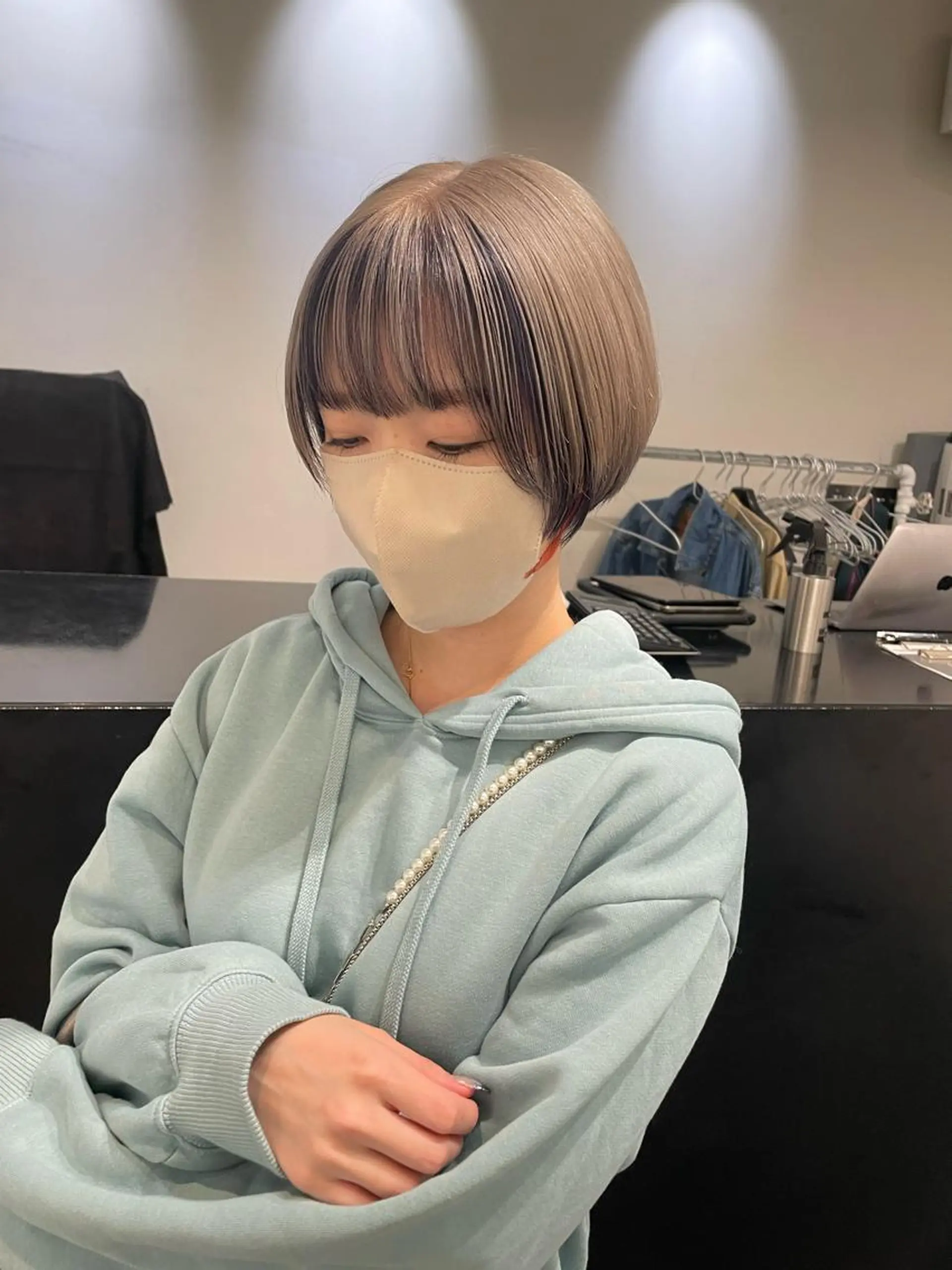 ショート カラー パーマ ヘアアレンジ メンズ キッズ ネイル マツエク・マツパ アイブロウ メンズブリーチ ベージュカラー ブリーチ ホワイトベージュ ホワイト カット ヘアカラー トリートメント 艶ハイトーン/ヘア アレンジAYAKAのヘアスタイル