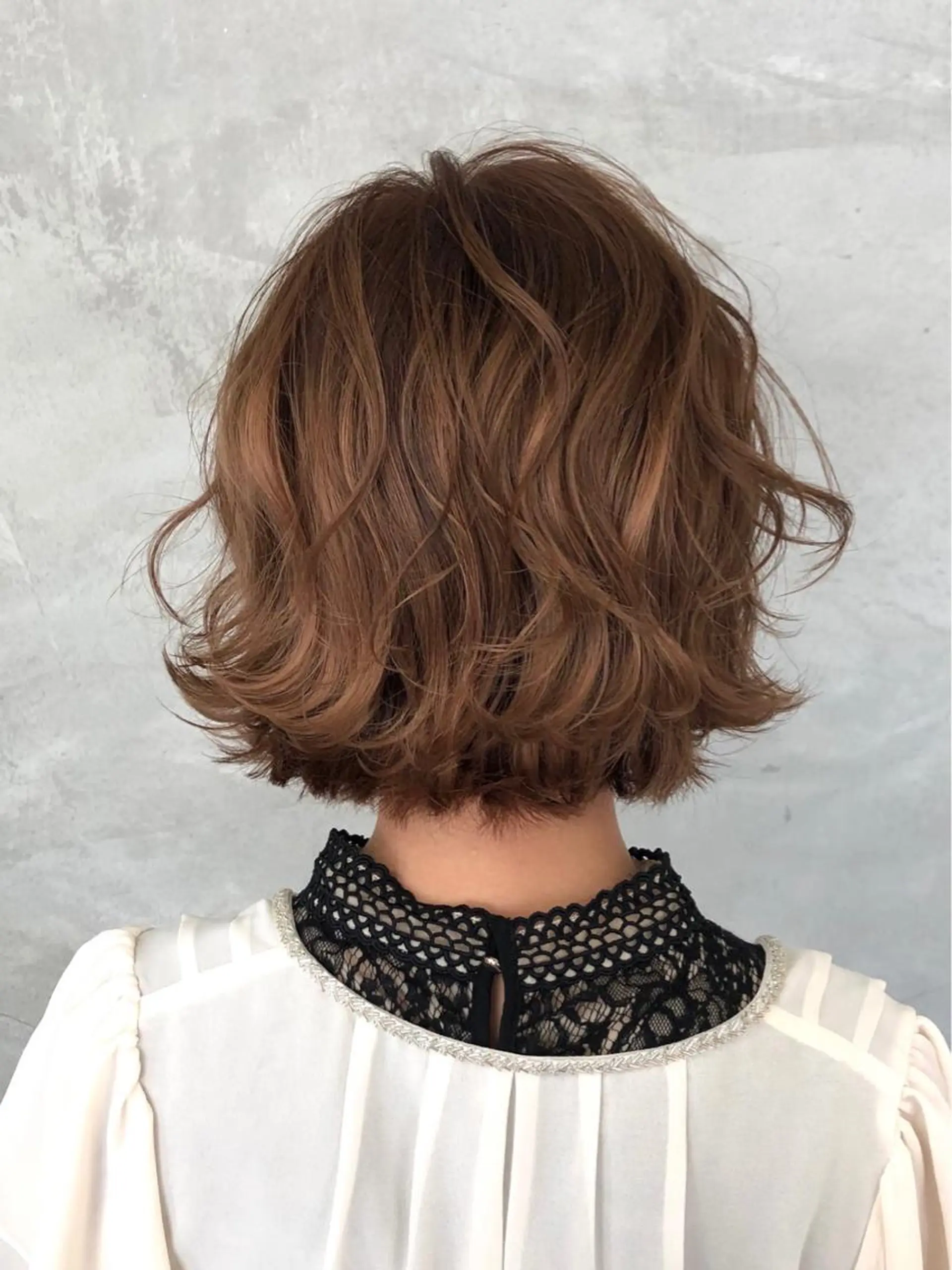 ショート ヘアアレンジ ボブ ヘアセット 暖色/ピンクブラウン 🌷岡田真季のヘアスタイル