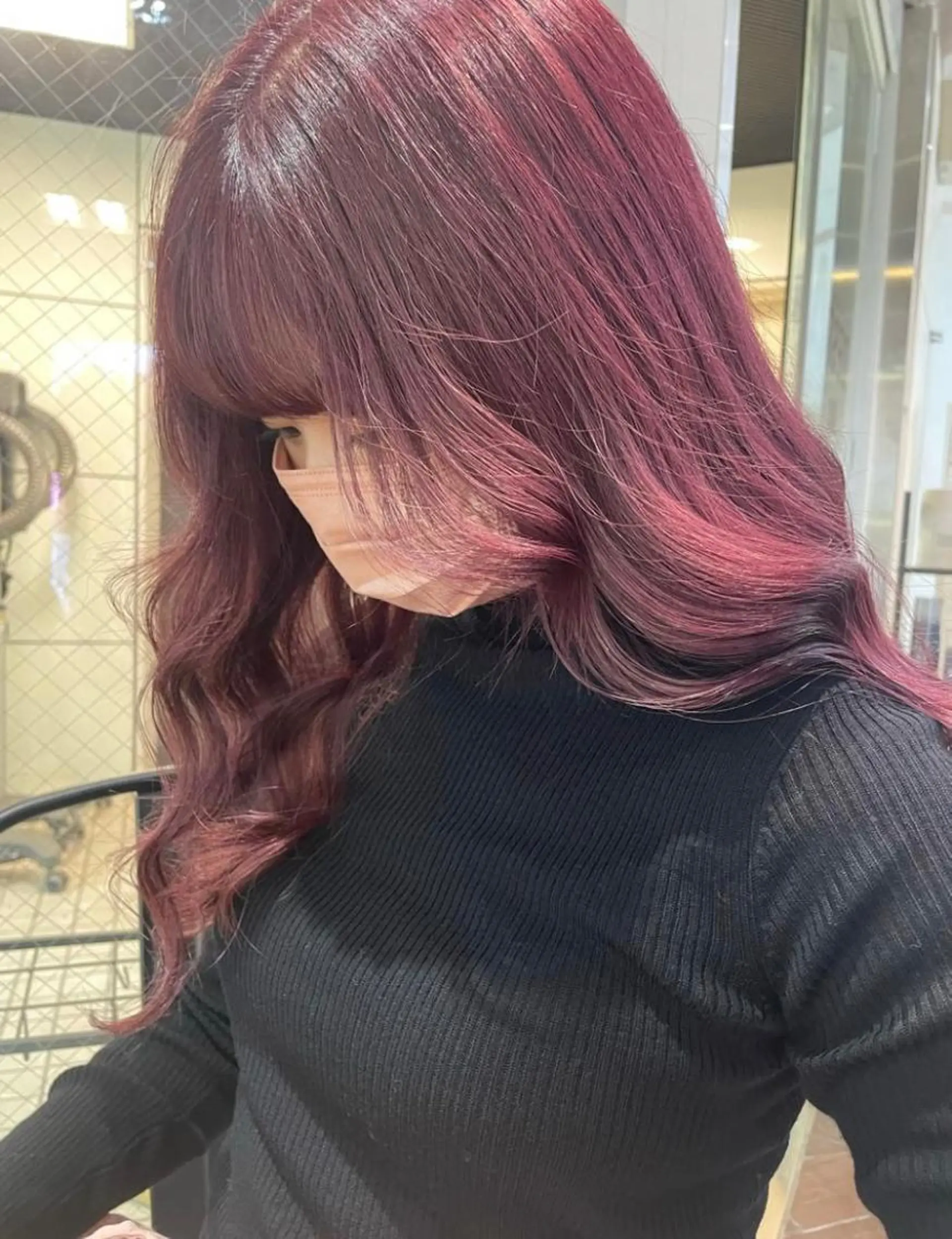 ロング カラー ベージュカラー 黒髪 ブリーチ ブルーカラー ブルーブラック ニュアンスネイル パーマ/コトミ🐸のヘアスタイル