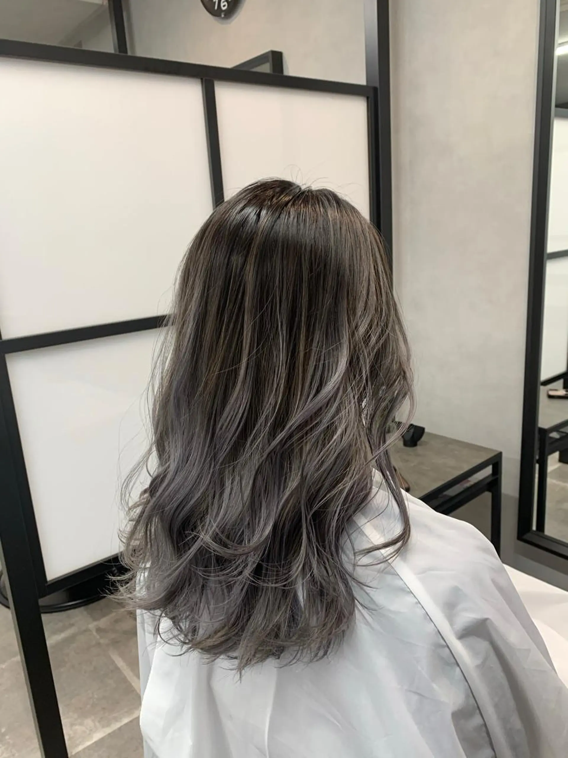ロング カラー バレイヤージュ レイヤーカット カット ヘアカラー hairworksbadass所属・菊地 旬のヘアスタイル