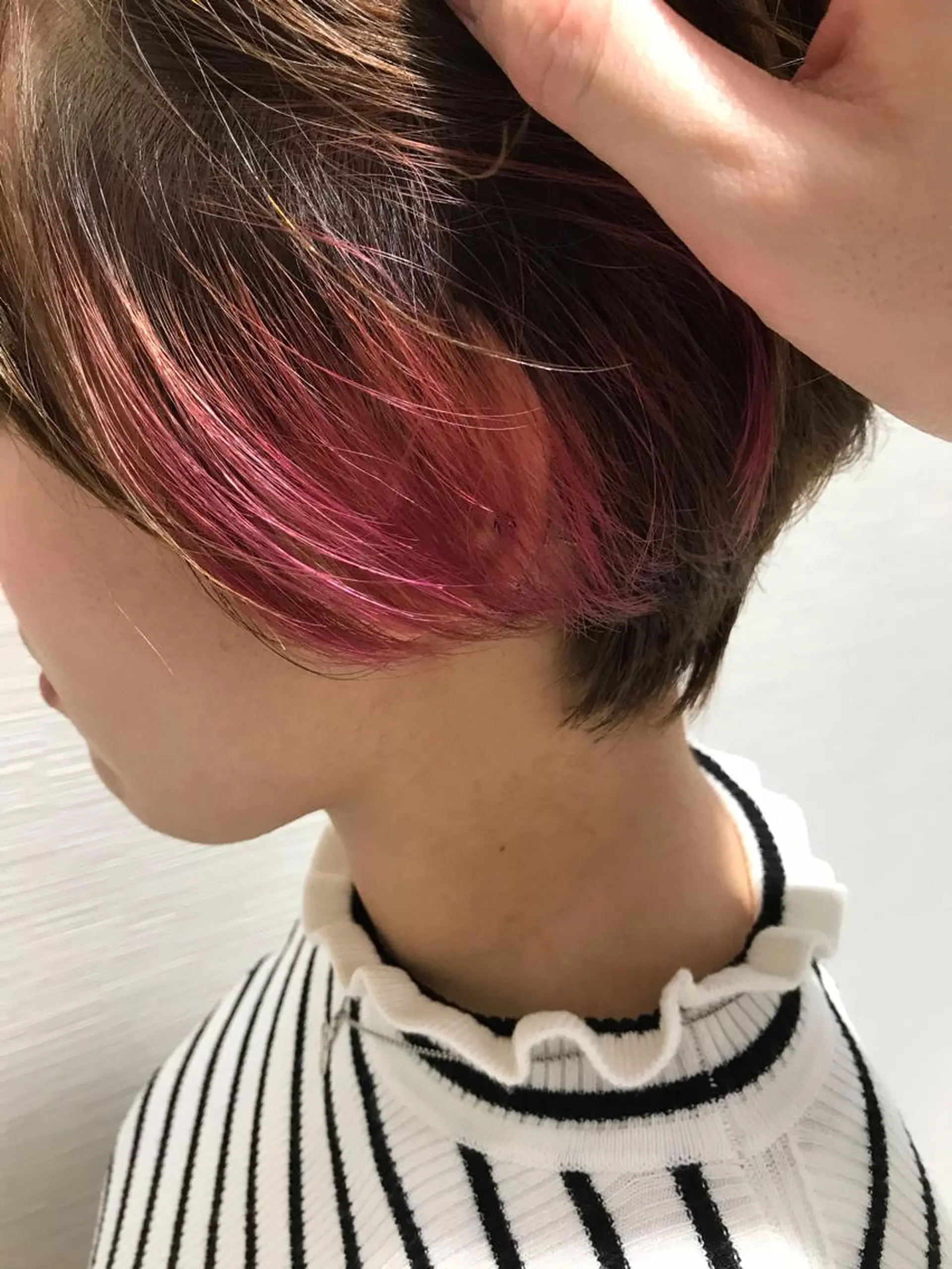 ショート カラー アッシュ インナーカラー ピンクカラー 【東北メンズヘア1 位受賞🥇】本間祐太のヘアスタイル