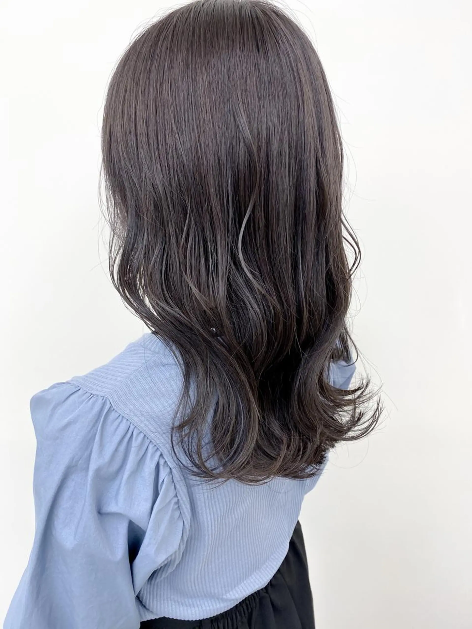 セミロング カラー アッシュ アッシュグレー ブリーチ 透明感カラー ブリーチなしカラー カット ヘアカラー トリートメント Meena by urban所属・丹羽 隼人 /韓国ヘア🇰🇷のヘアスタイル