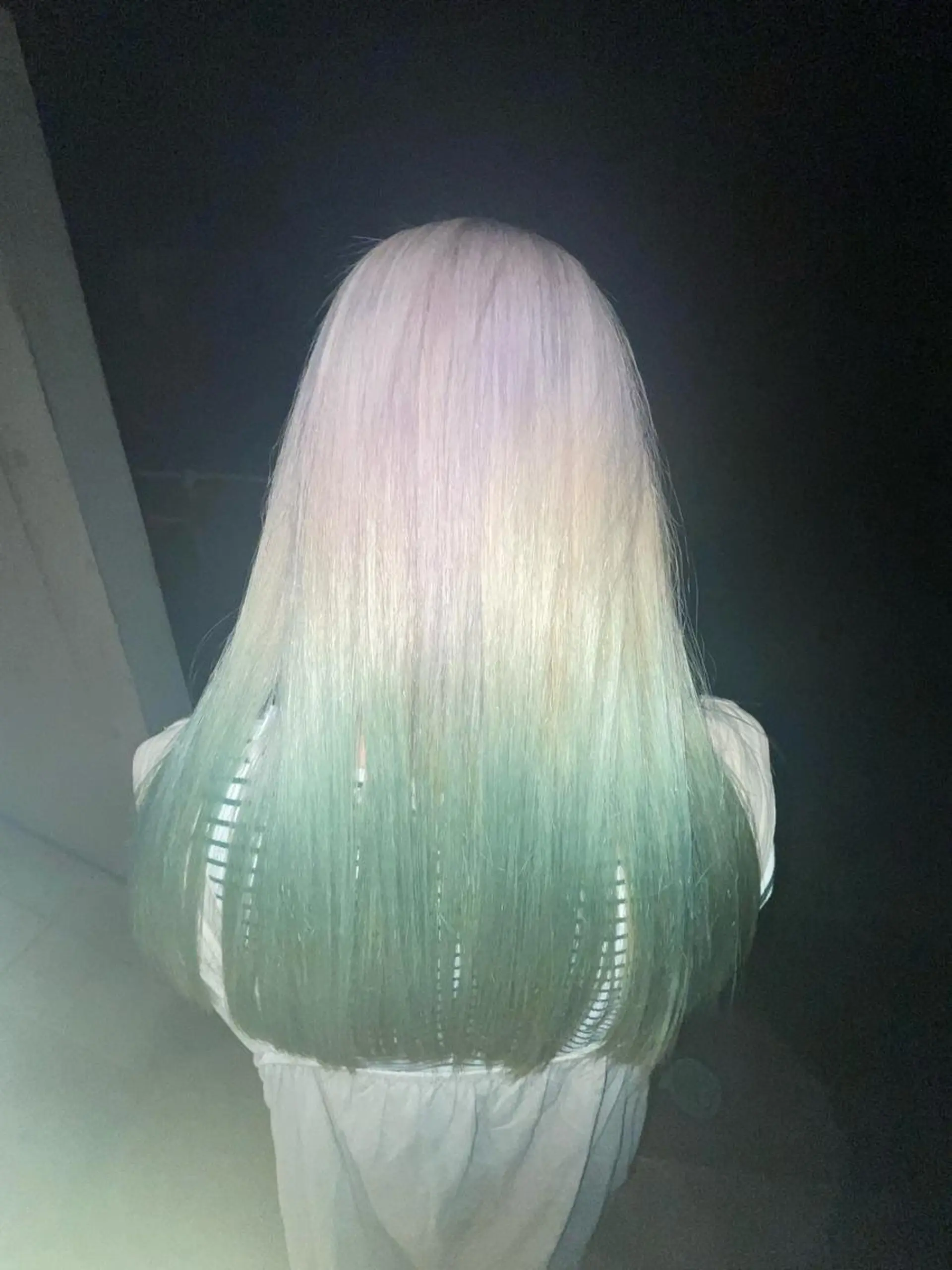 ロング カラー ブリーチ カット ヘアカラー トリートメント nalu.所属・前山 七海のヘアスタイル