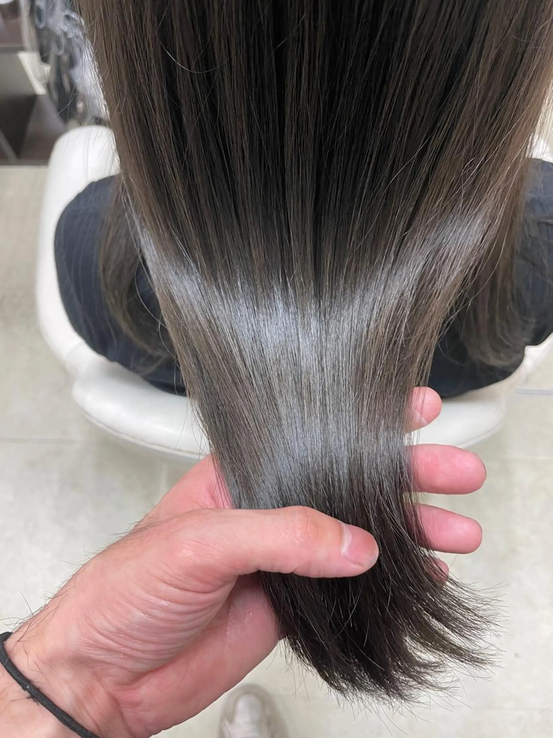 ミディアム カット ヘアカラー 縮毛矯正 le. pidorgeのヘアスタイル