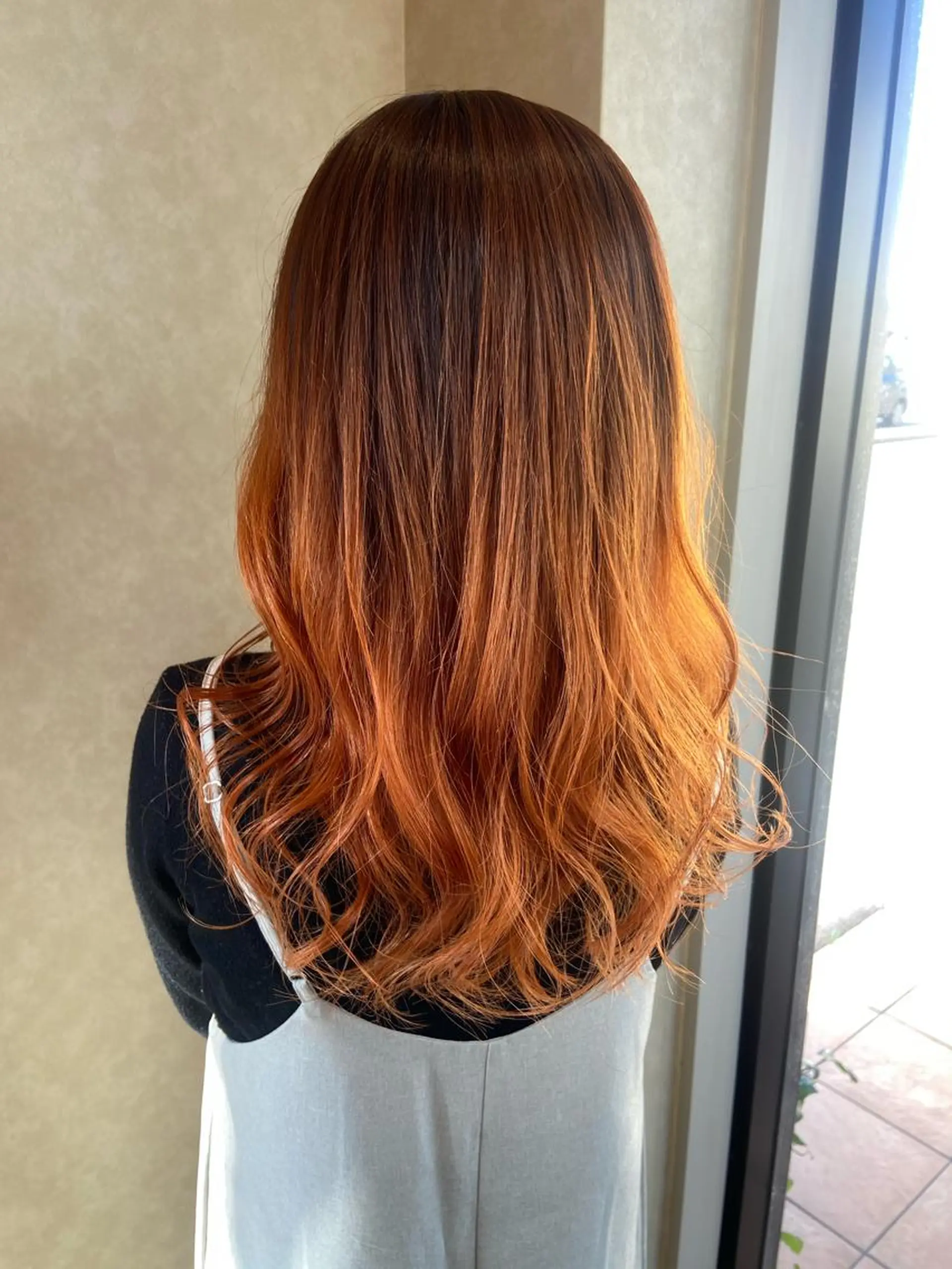 カラー 小林 亜紀のヘアスタイル