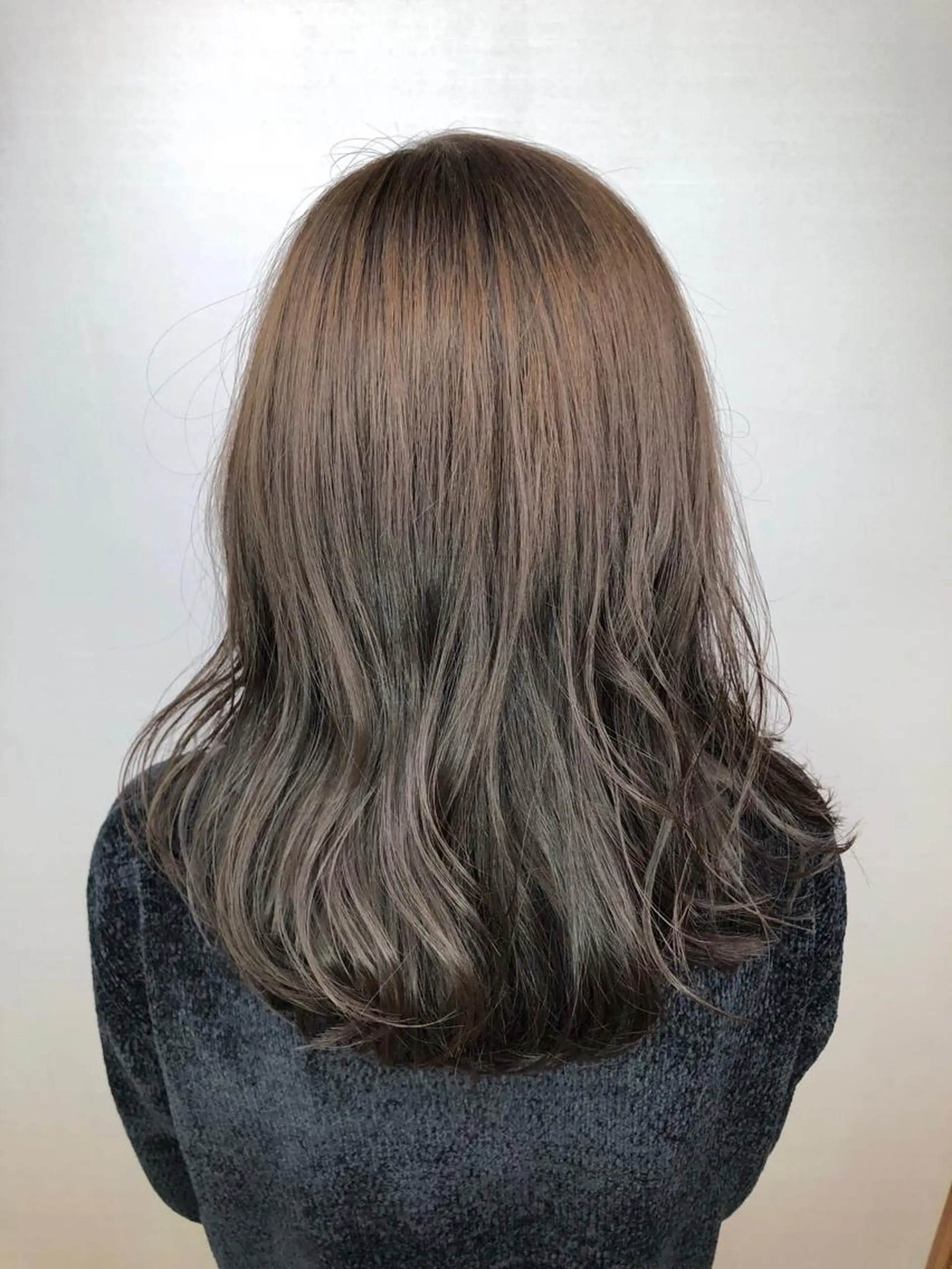 セミロング カラー 透明感カラー イルミナカラー 透明感カラー✨ツヤ髪 廣畑昌志のヘアスタイル