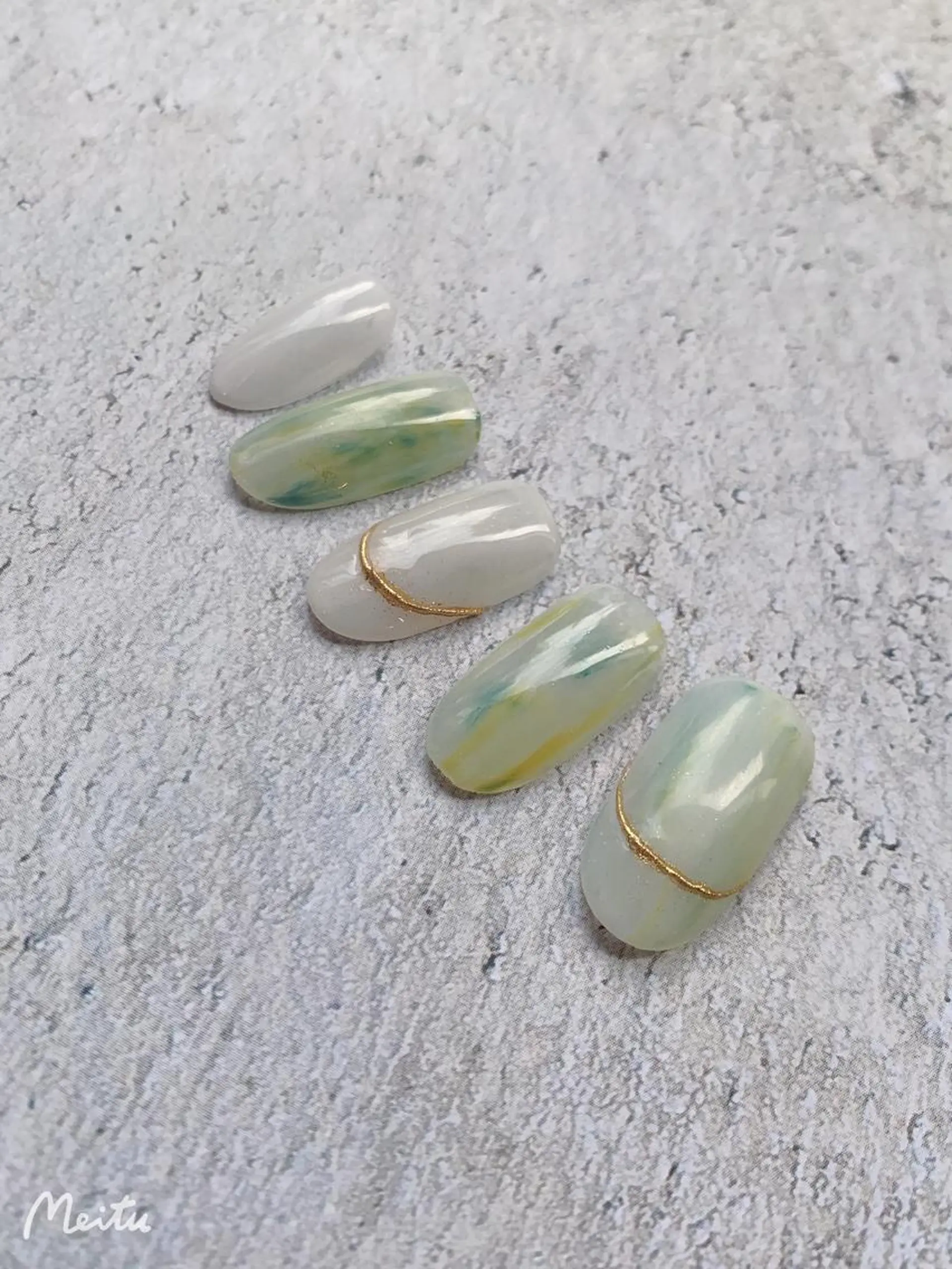 ネイル nail atelier new moon所属・森 貴子のネイルデザイン