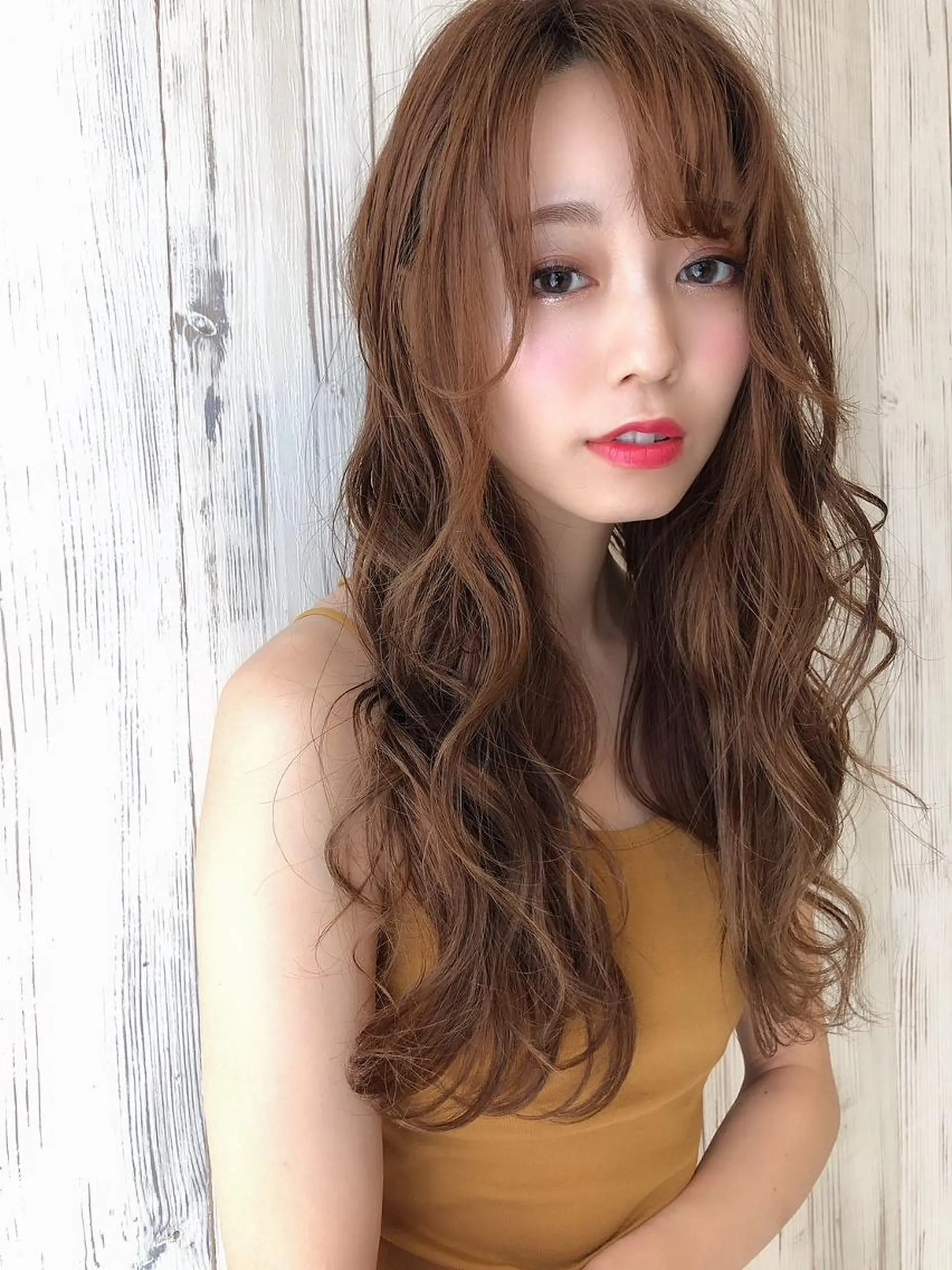 ミディアム カラー ミディアムパーマ ハイライトカラー ハイライト レイヤーカット ルービック 奈良のヘアスタイル
