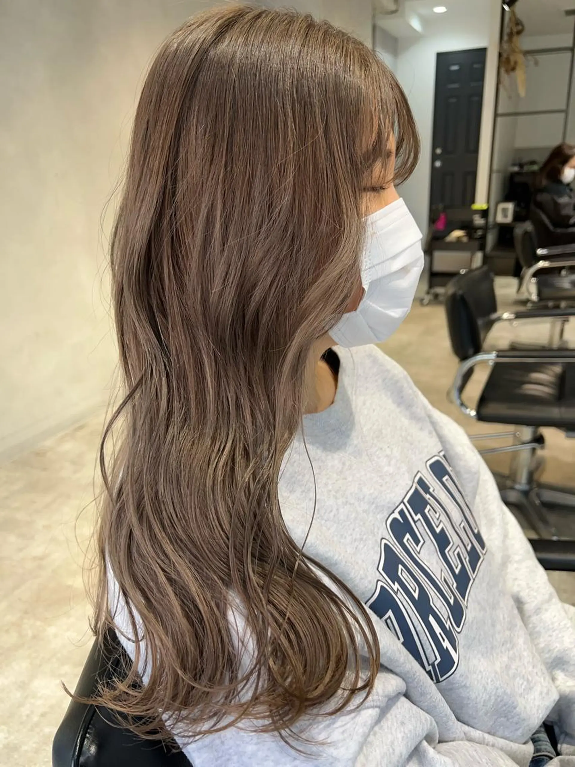 ロング カラー ヘアカラー トリートメント M IIのヘアスタイル