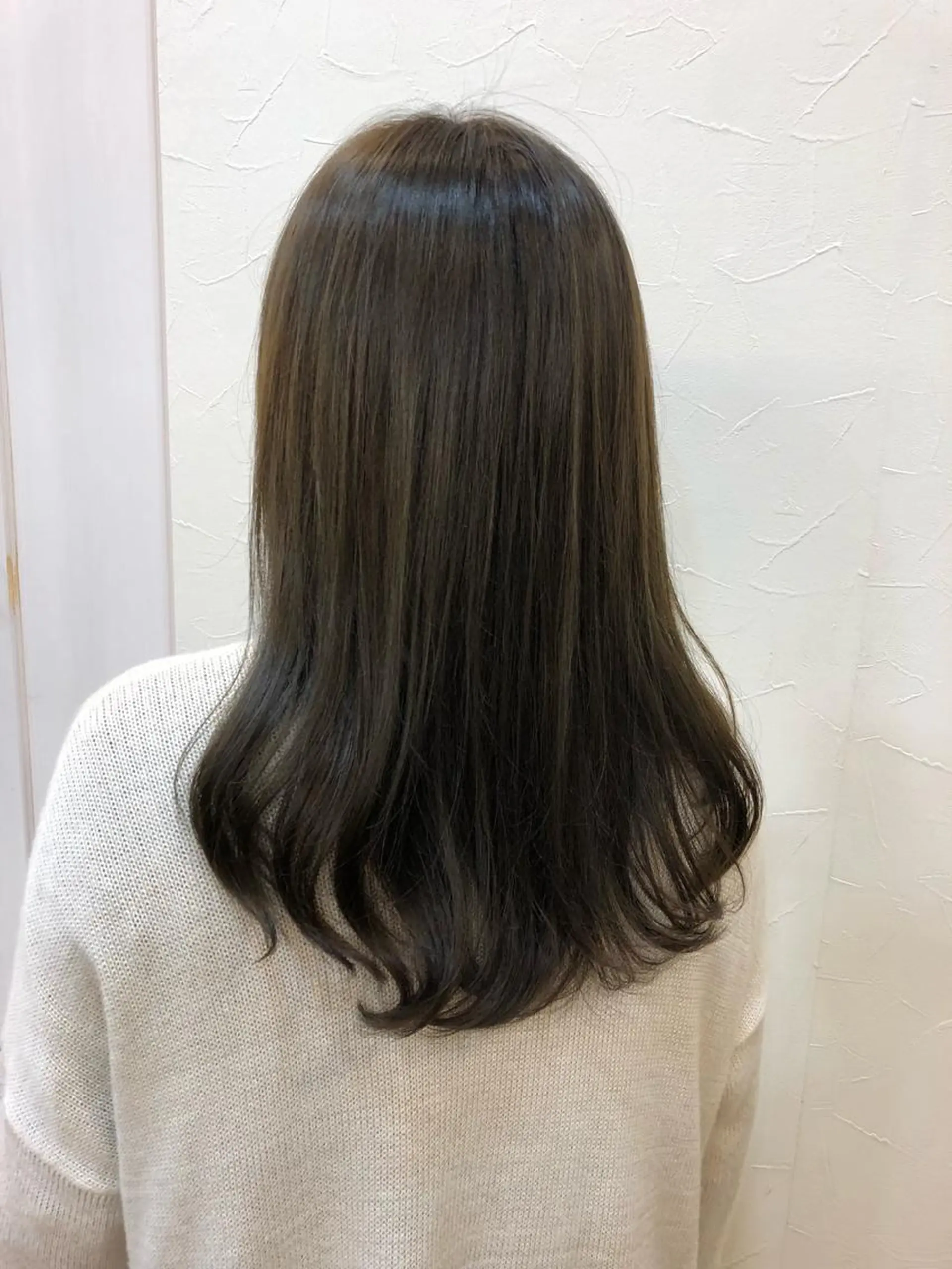 セミロング カラー アッシュ カット ヘアカラー 尚平 髪質改善 大人のデザインカラーのその他イメージ