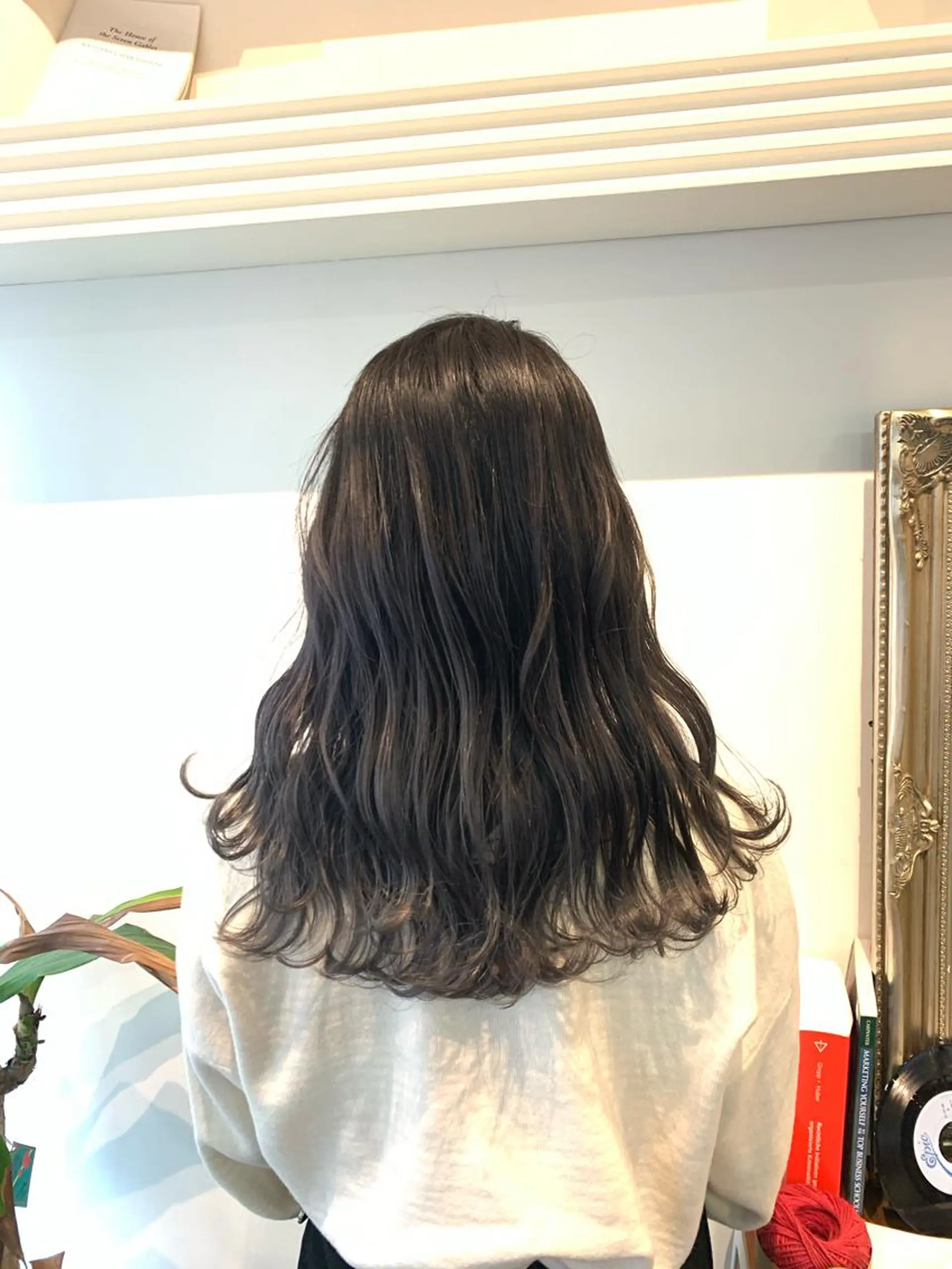 セミロング アッシュ アッシュグレー アッシュグレージュ カット ヘアカラー トリートメント ヘッドスパ ヘアセット 山口 竣也のヘアスタイル