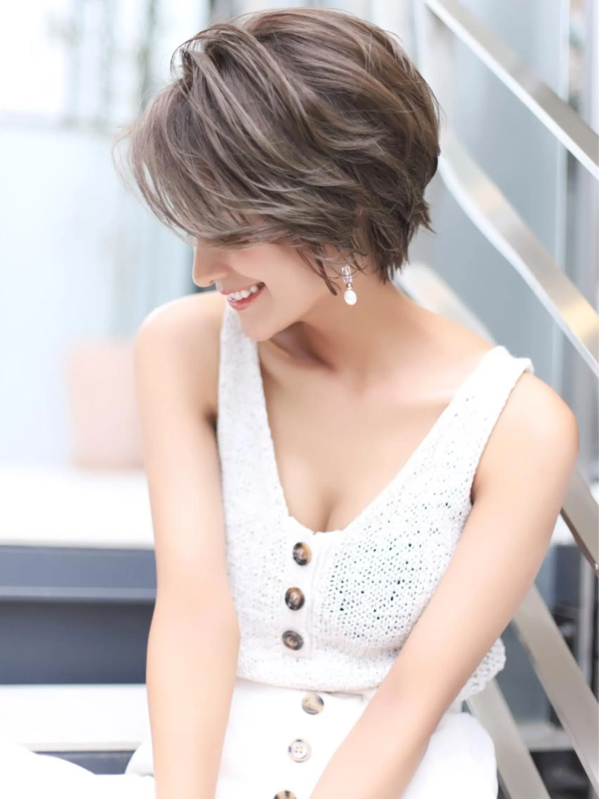 ショート カラー ベージュカラー グレージュ ボブ くせ毛 顔周りカット 透明感×髪質改善🧸 韓国ヘア　武田涼のヘアスタイル