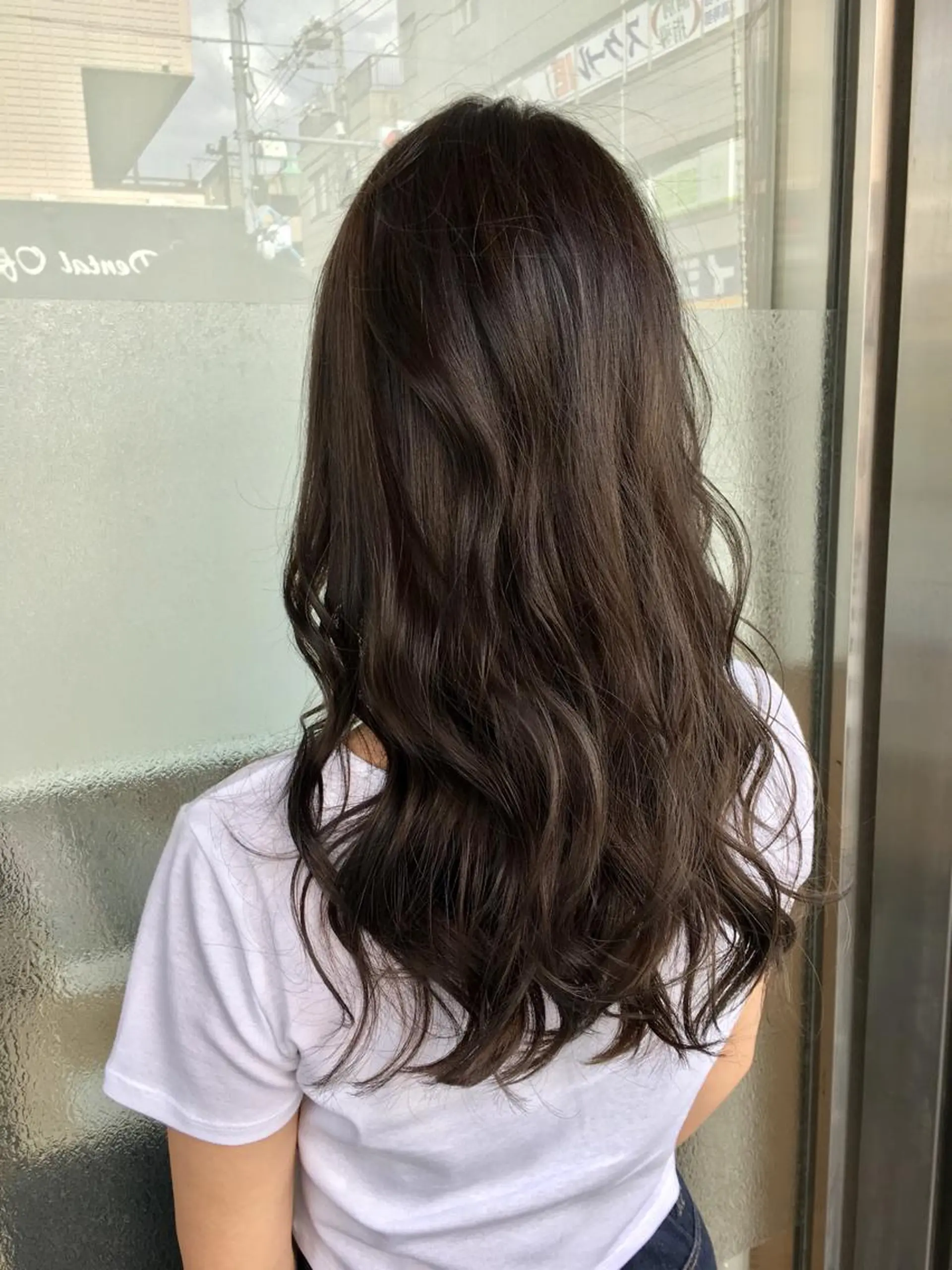 セミロング カラー グレージュ ハイライトカラー ハイライト 寺内 紳悟のヘアスタイル