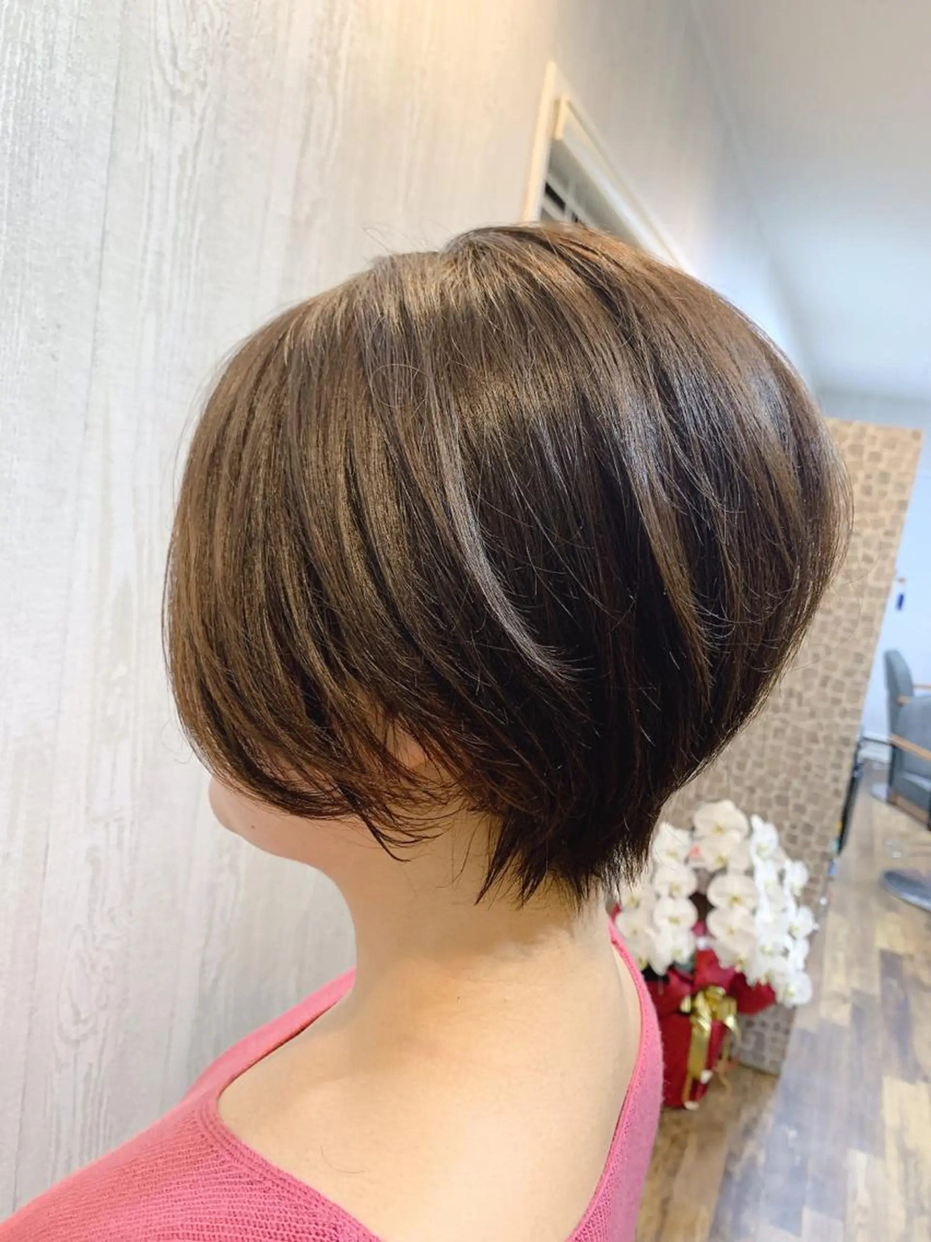 ショート カラー ヘアアレンジ ショートボブ アッシュ ボブ くびれヘア ショートヘア HUENEST アカデミーサロンのヘアスタイル
