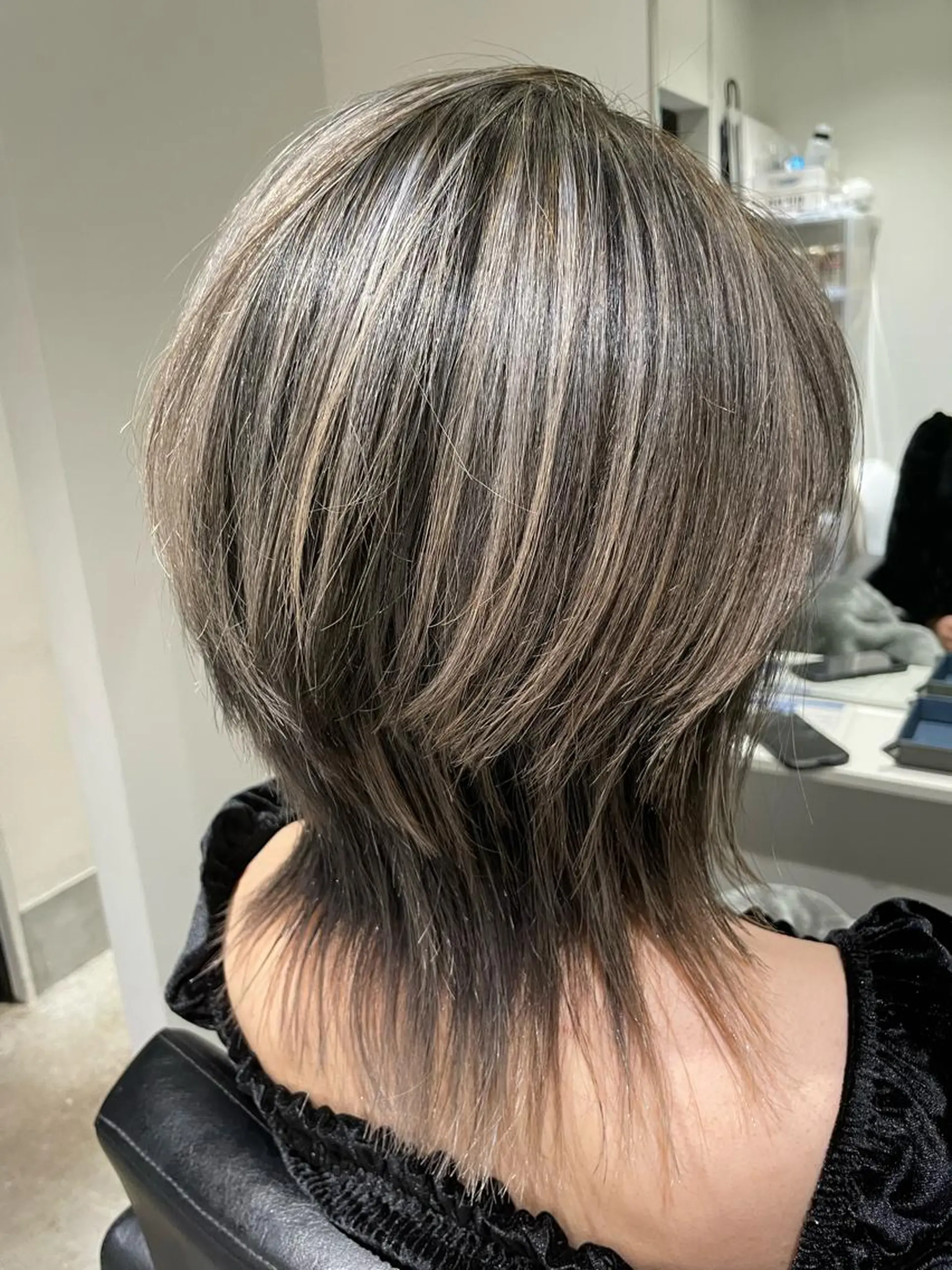 ミディアム レイヤーカット ウルフカット カット 🔹TOMO🔹 圧倒的経験値🔹のヘアスタイル