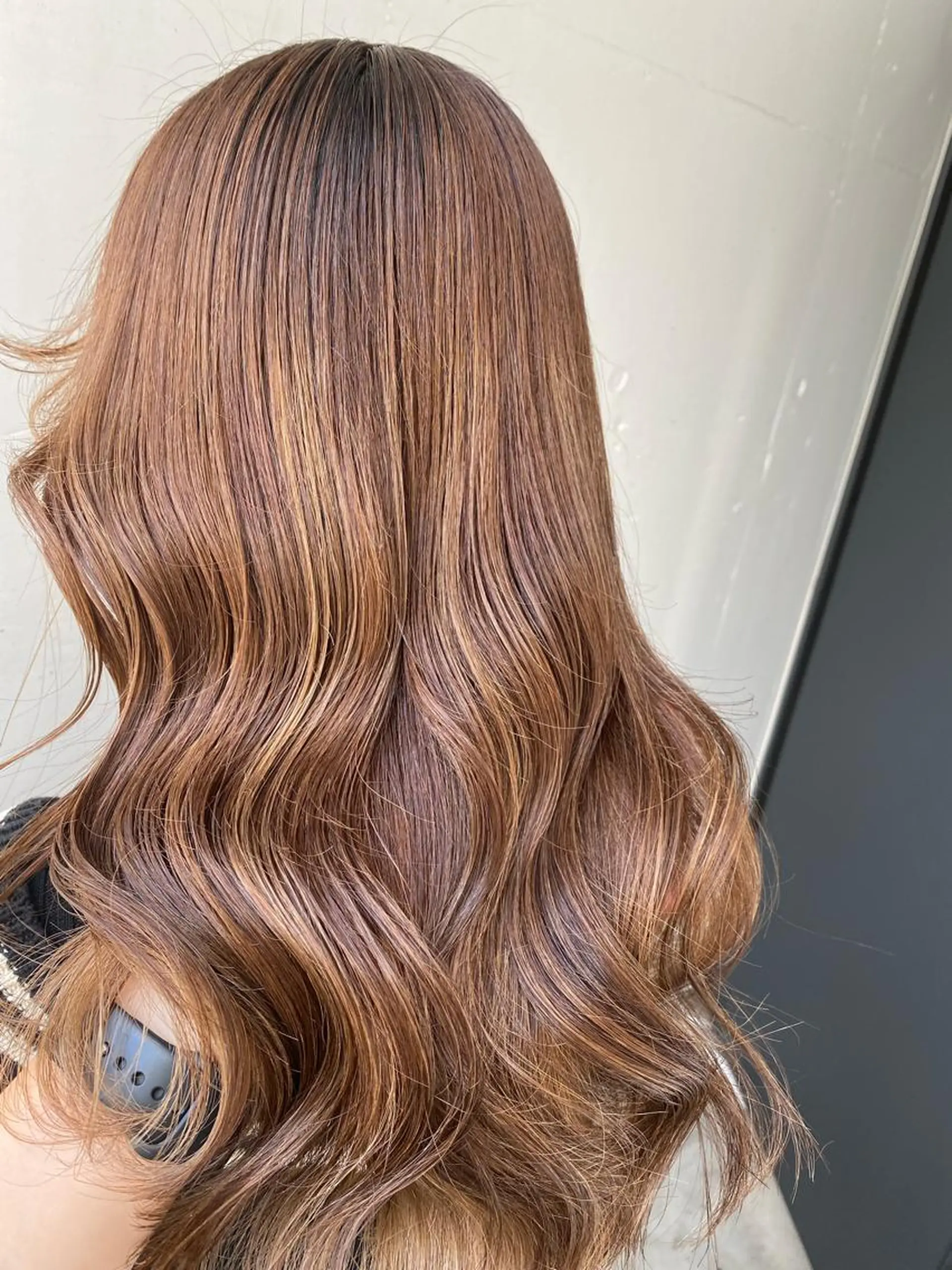 ミディアム カラー ミディアムパーマ 学生 トリートメント カット ヘアカラー トリートメント 髪質改善特化❇️ ストウシンゴのヘアスタイル