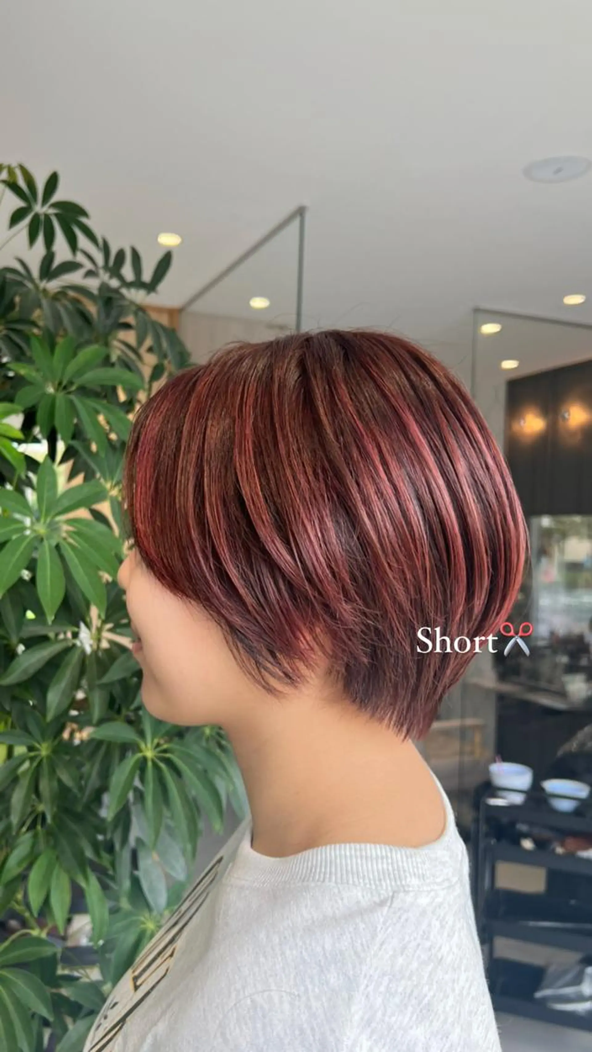 ショート カラー Rena ,のヘアスタイル
