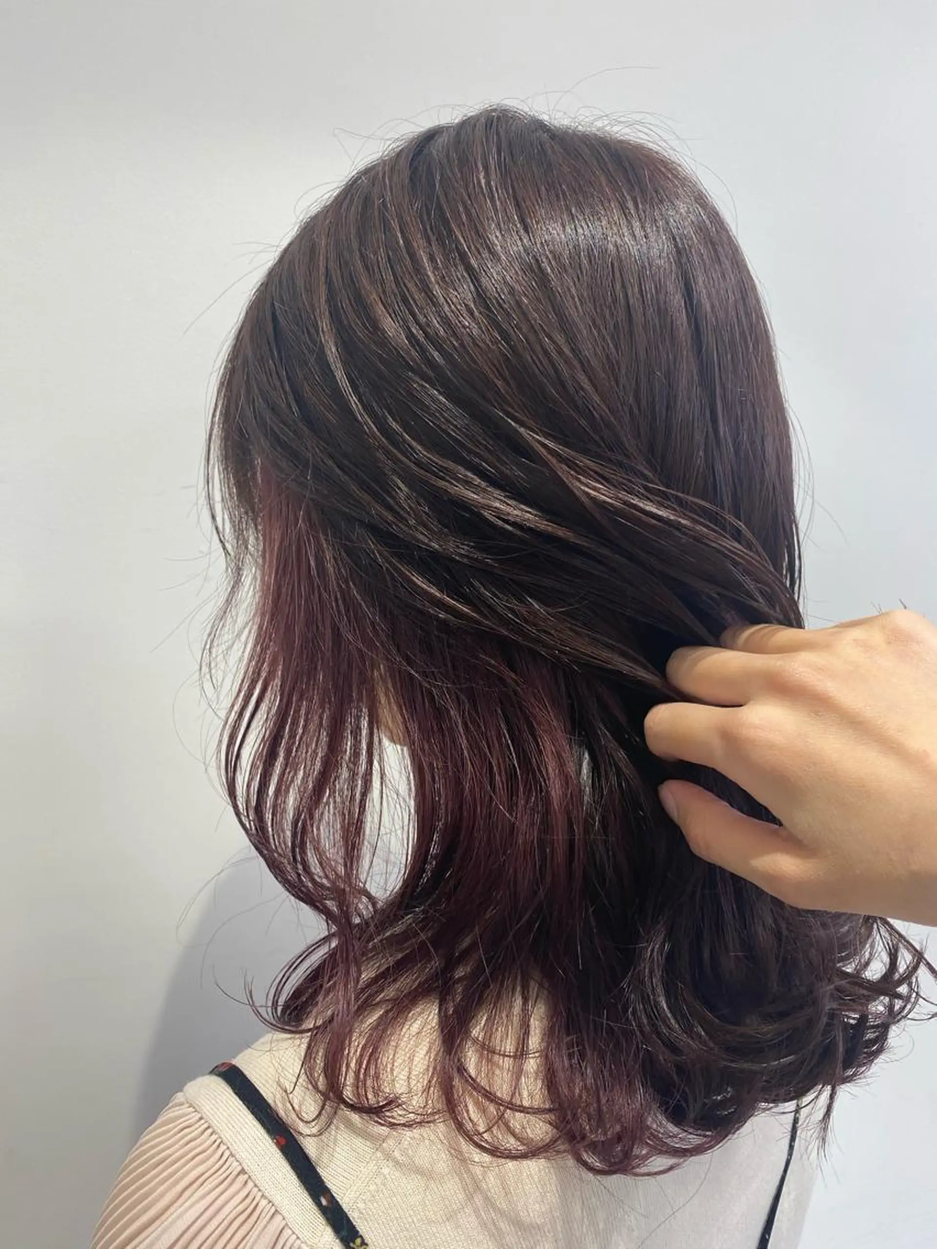 ミディアム 小金丸 里沙のヘアスタイル