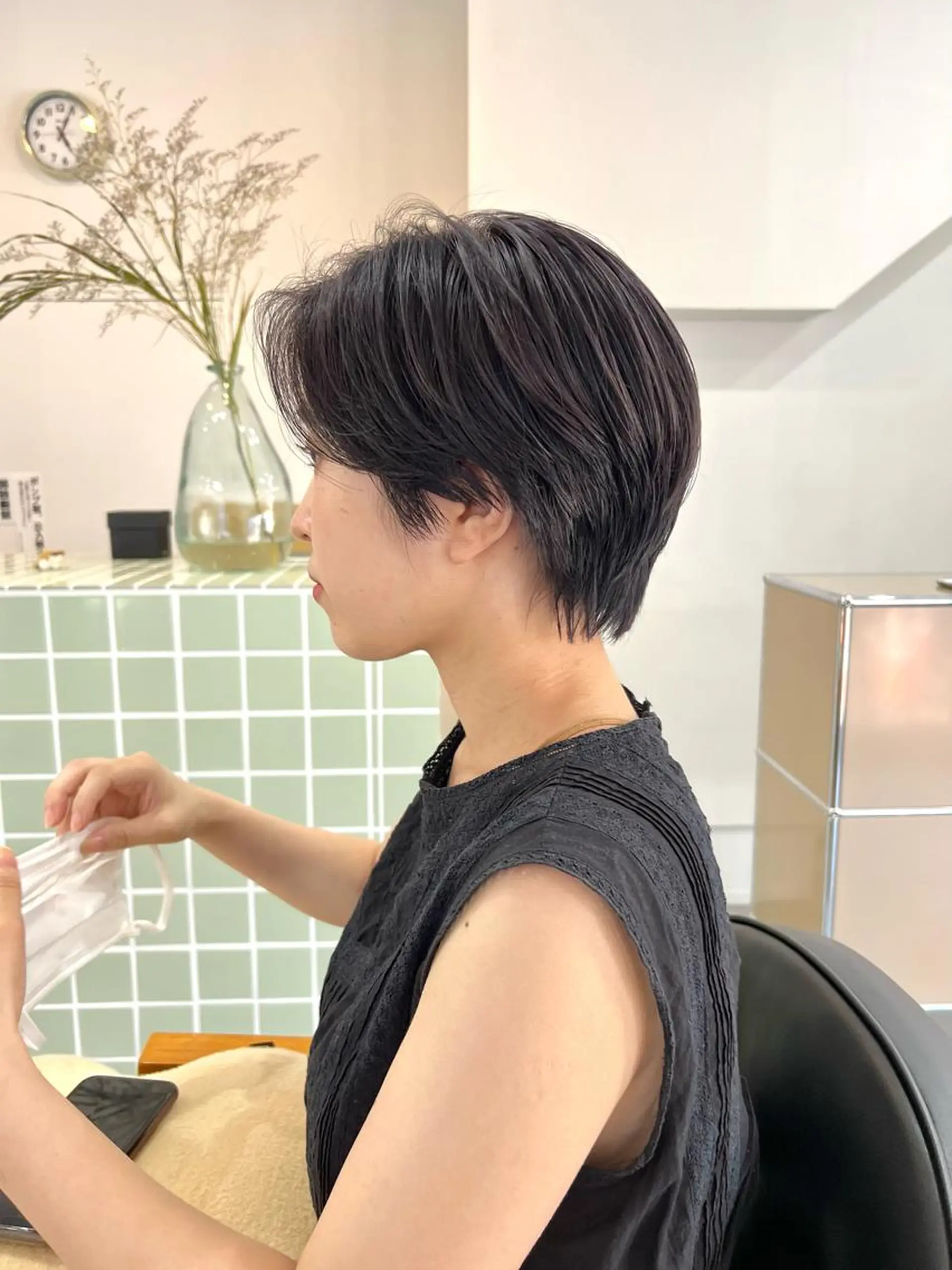 ショート カラー 切りっぱなしボブ ショートボブ ベージュカラー ブリーチ ブロンド カット ヘアカラー トリートメント a moment(モーメント)所属・蔵前 デザインカット KOBAYASHIのヘアスタイル