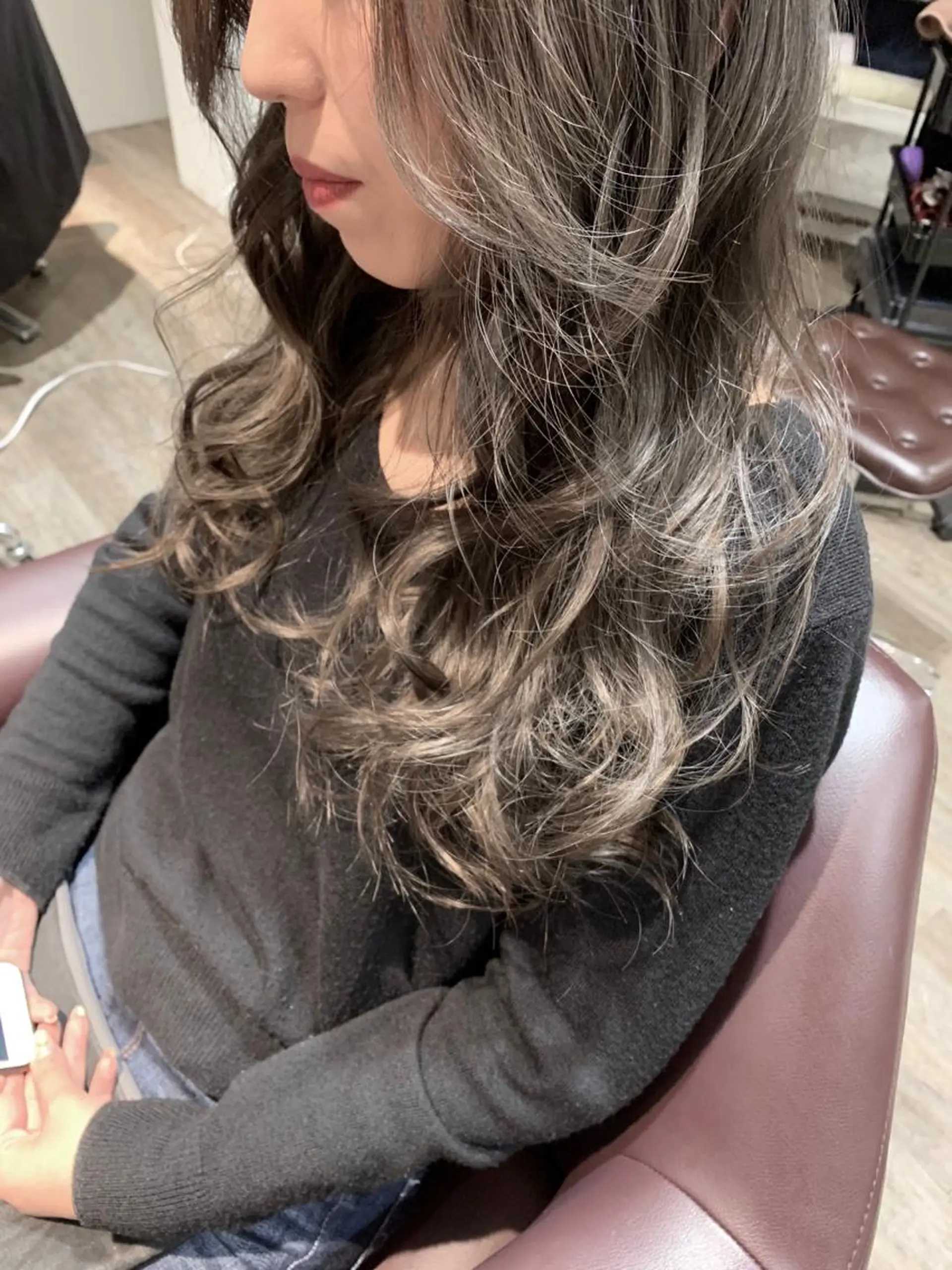 ロング カラー ブリーチ 透明感カラー グレージュ ヘアカラー トリートメント エフェクトブリーチ エクステhiroのヘアスタイル