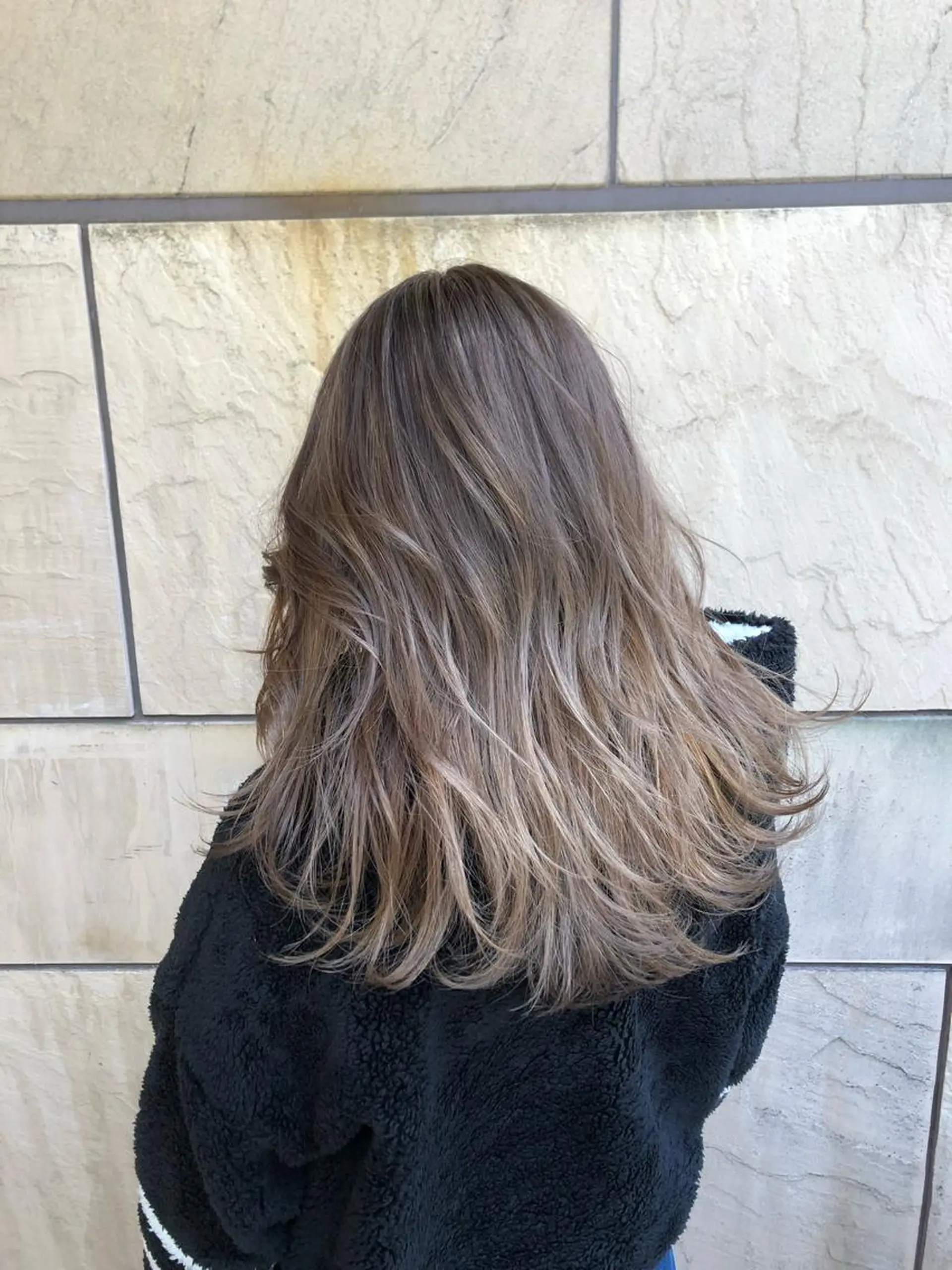 セミロング ヘアカラー トリートメント 髪質改善 MAKIのヘアスタイル