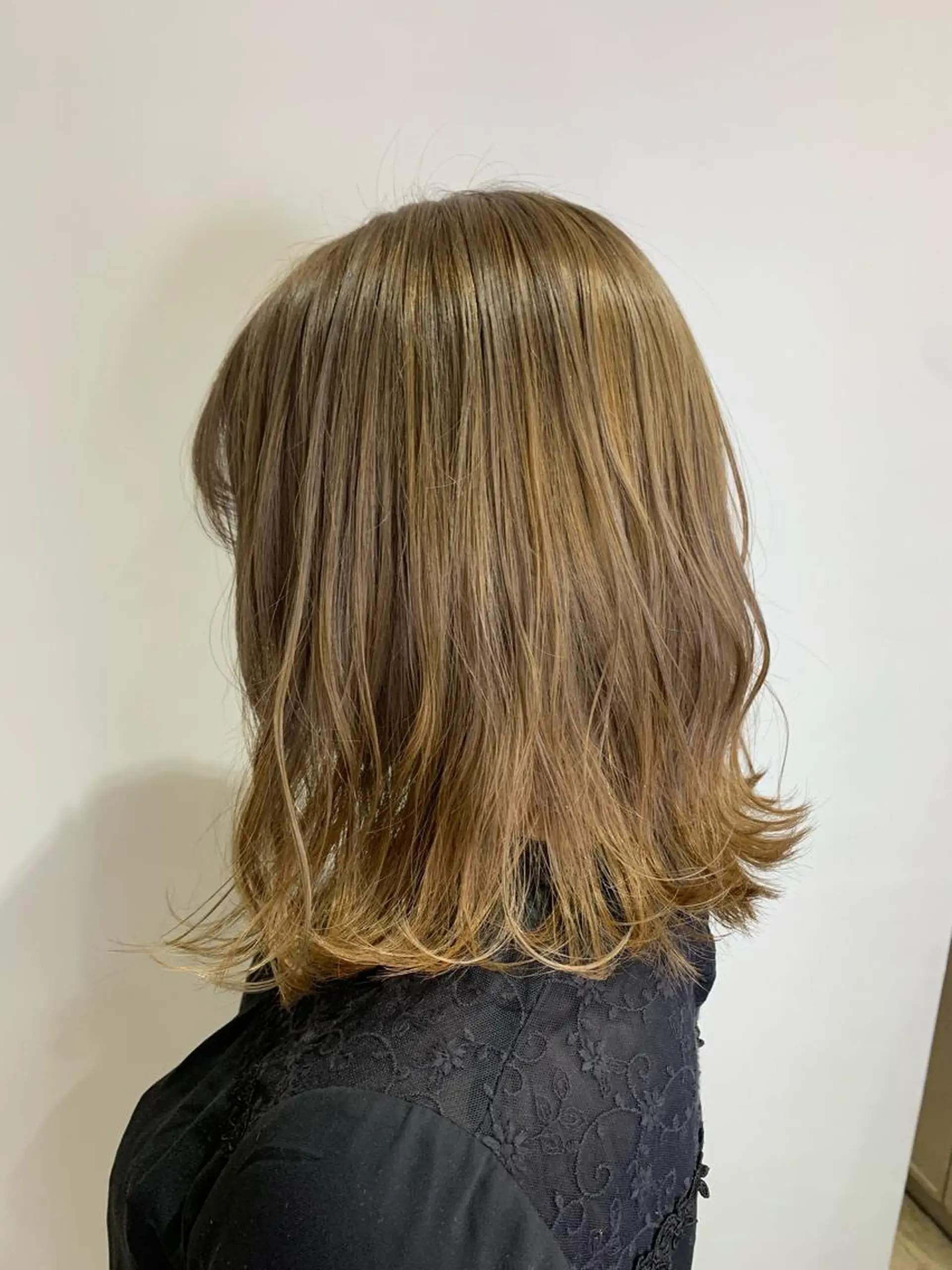 ミディアム カラー カット ヘアカラー トリートメント 近藤千翔🩵 髪質改善Periodのエステ・リラクイメージ