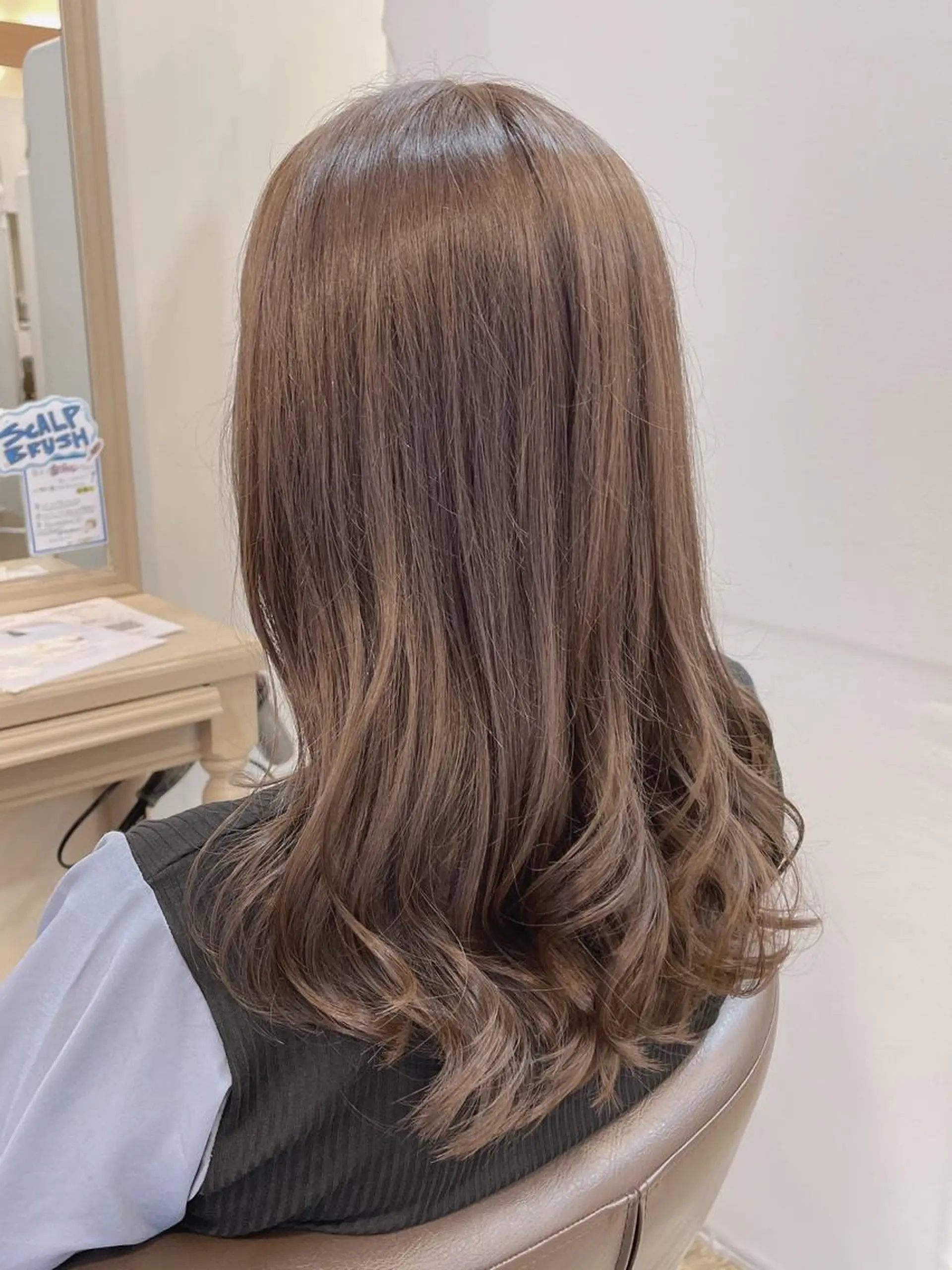 セミロング カラー ベージュカラー イルミナカラー ラベンダーカラー ラベンダーベージュ カット ヘアカラー 尚平 髪質改善 大人のデザインカラーのその他イメージ