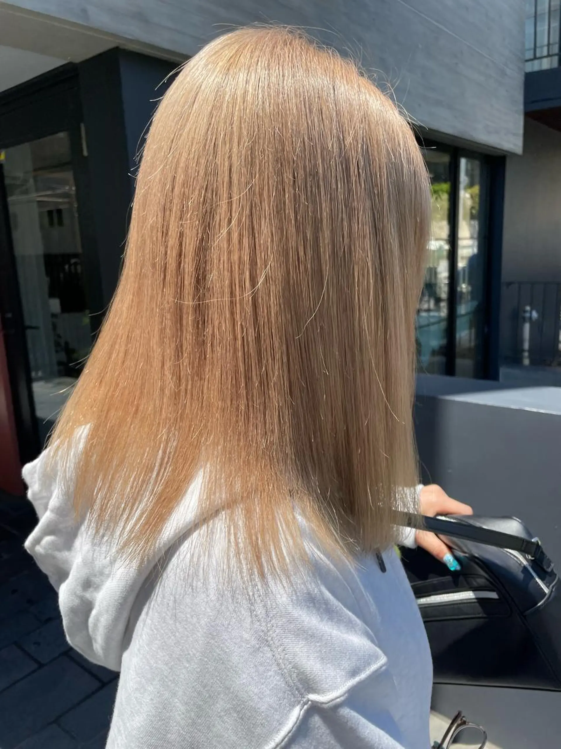 ミディアム 鶴井 美空のヘアスタイル