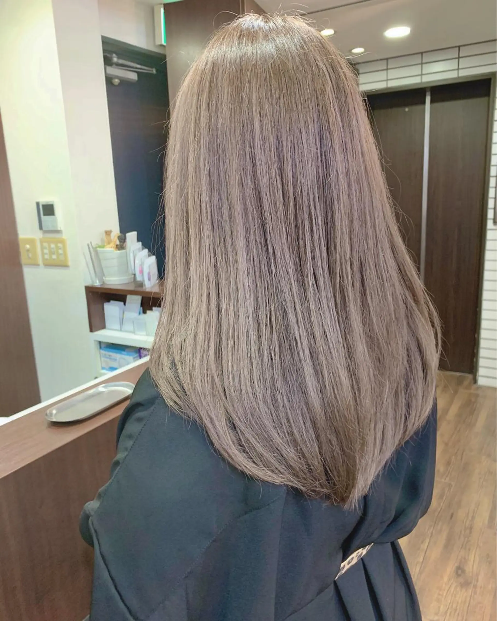 ロング カラー レイヤーカット、 大人可愛い　中村美羅のヘアスタイル