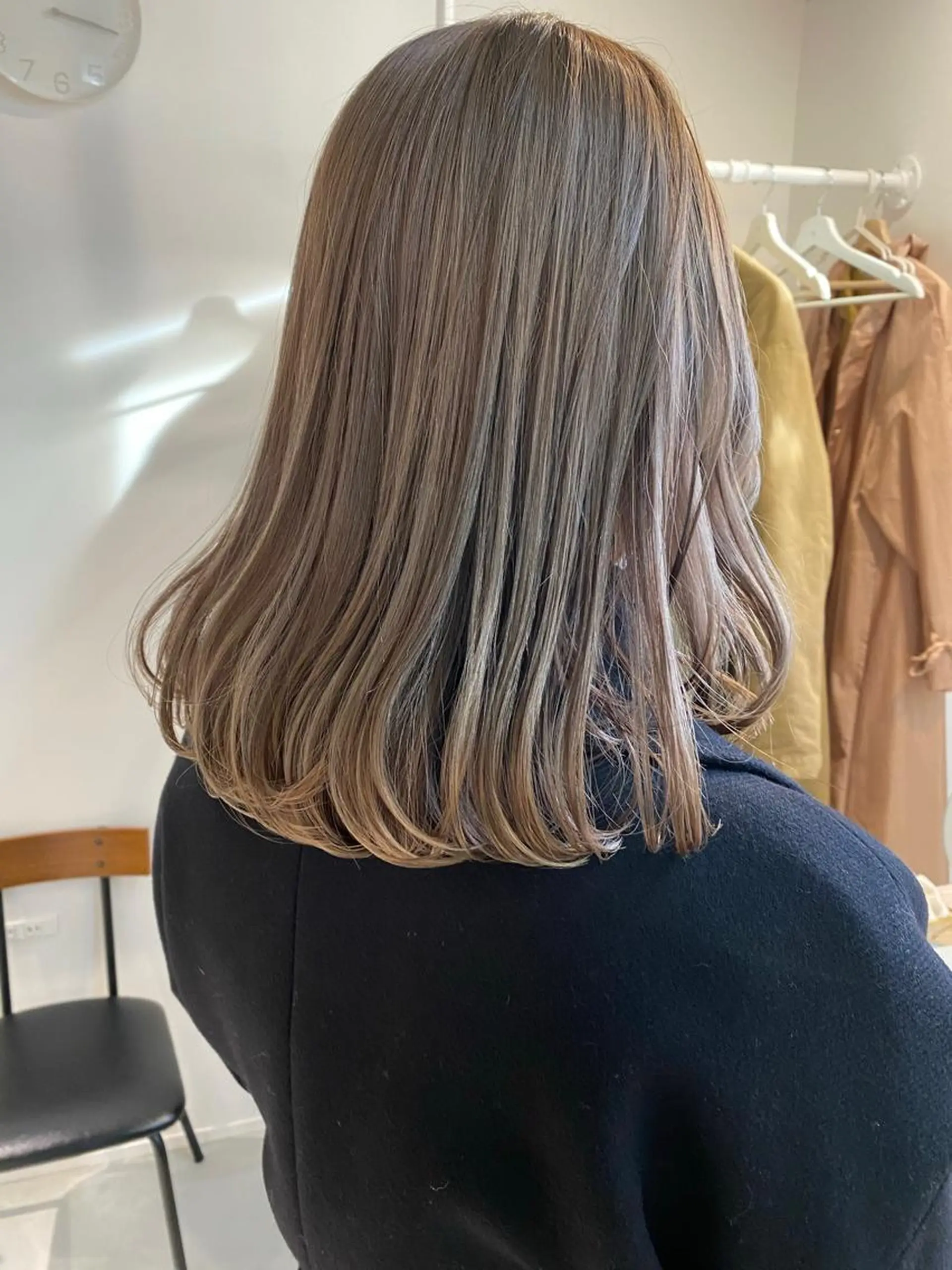 ミディアム カラー ブリーチ グレージュ fit stand所属・fit stand /HIIRAGIのヘアスタイル