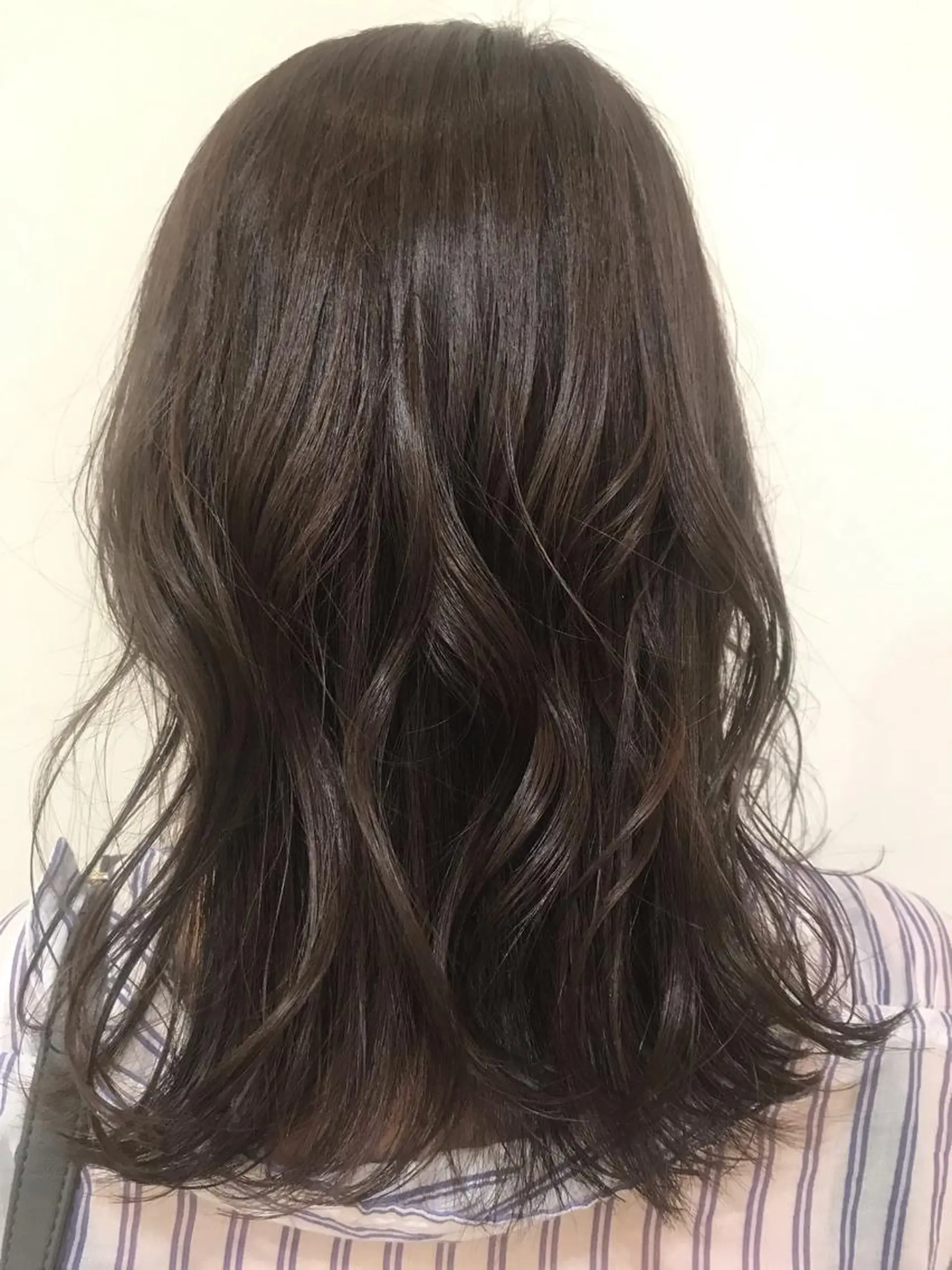 ミディアム カラー カット パーマ トレンドヘアーに🌈 川村　静香のヘアスタイル